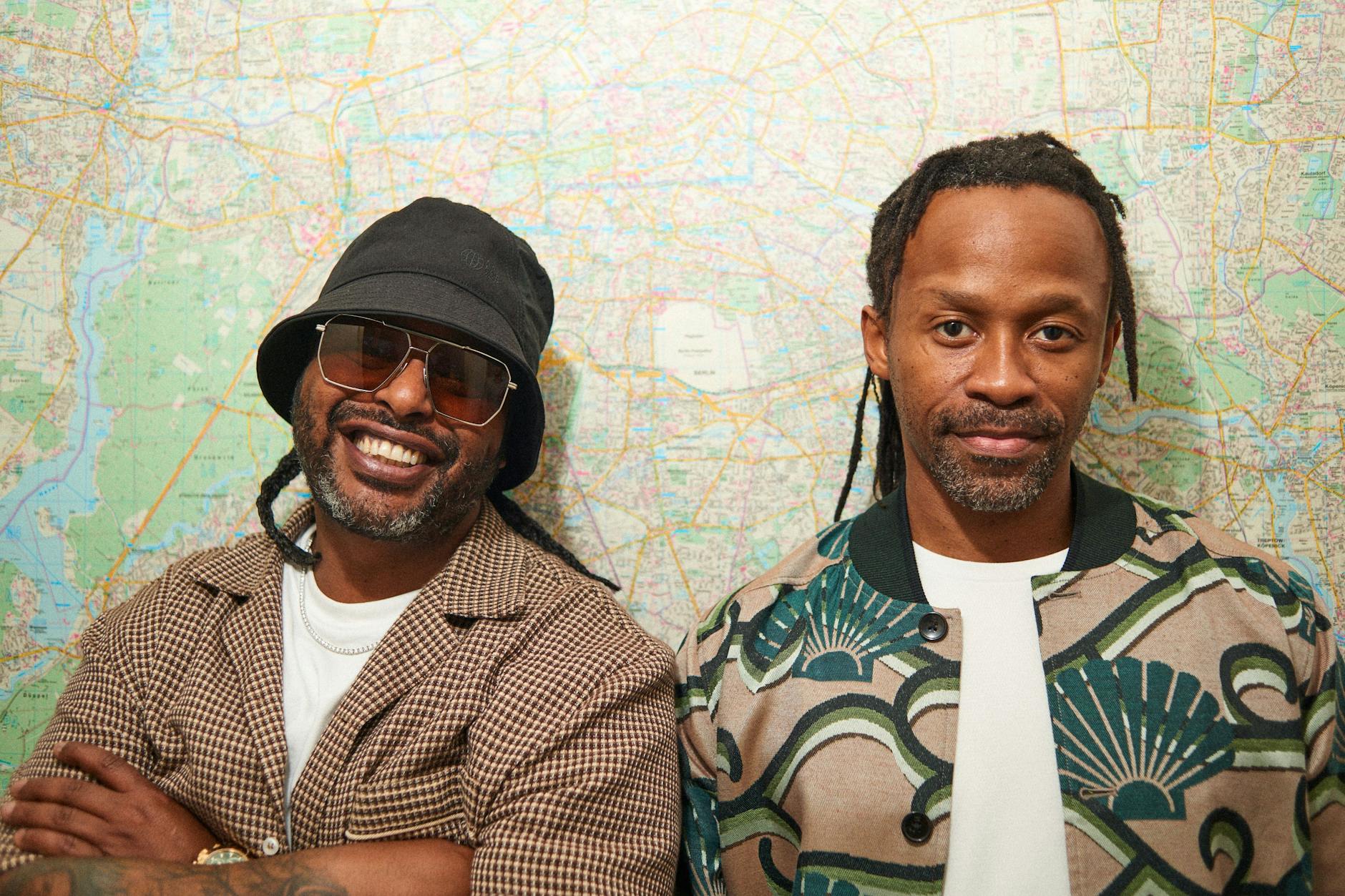 Madcon sind zu Besuch in Berlin, um die 16. Special Olympics mit ihrer Hymne zu eröffnen. 