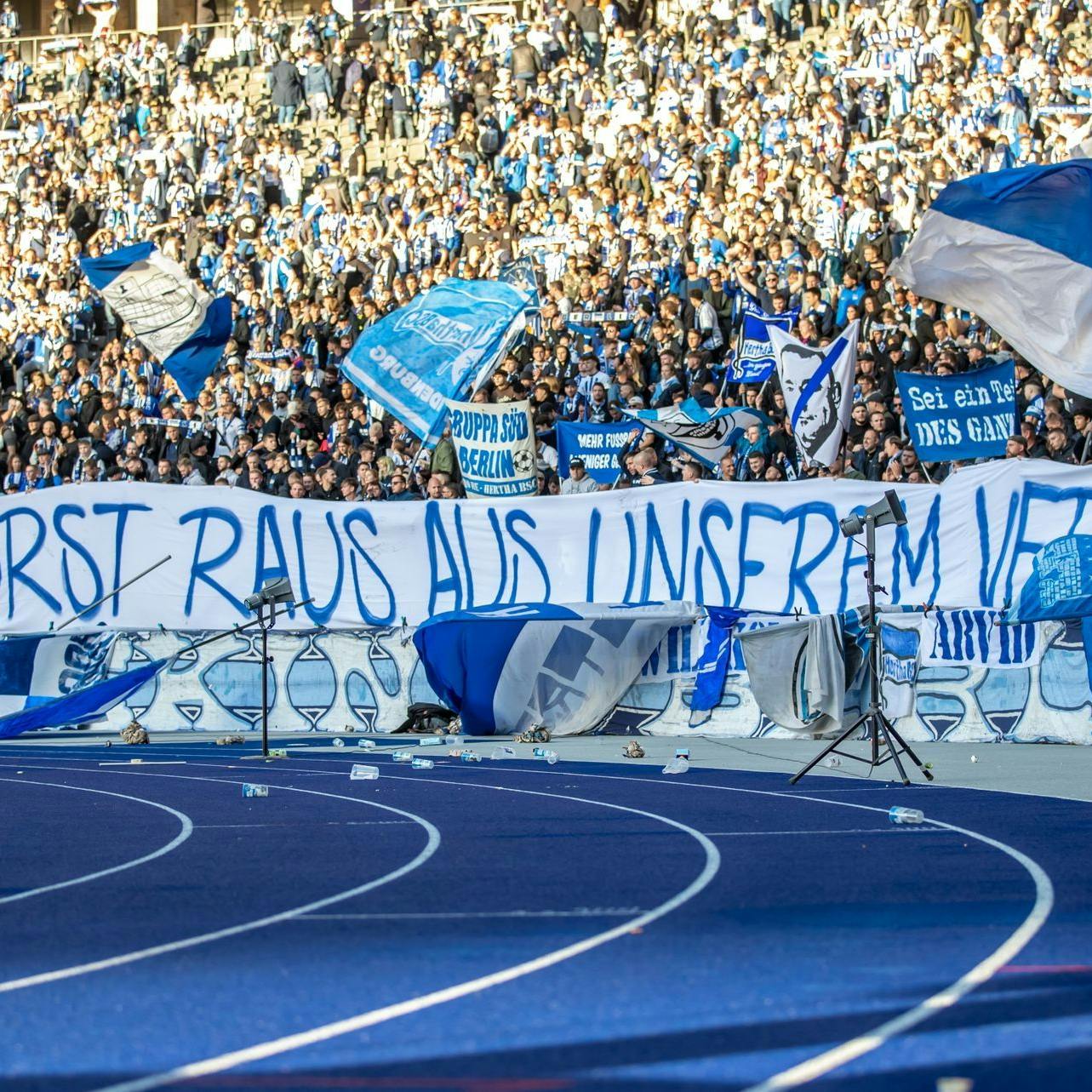 Die Kurve bei Hertha BSC forderte früh die Trennung von Lars Windhorst.