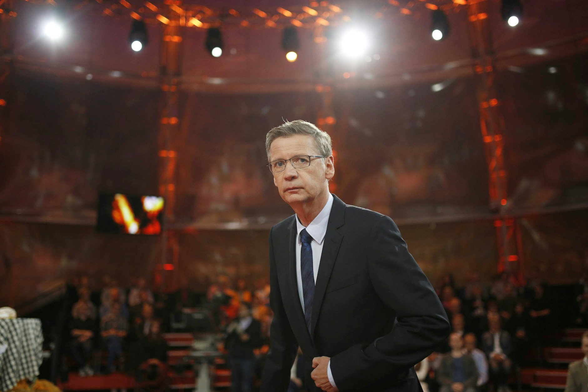 Günther Jauch in der gleichnamigen ARD-Talkshow. Seine Karriere als politischer TV-Journalist sei am Parteien-Proporz gescheitert, erzählte er nun.