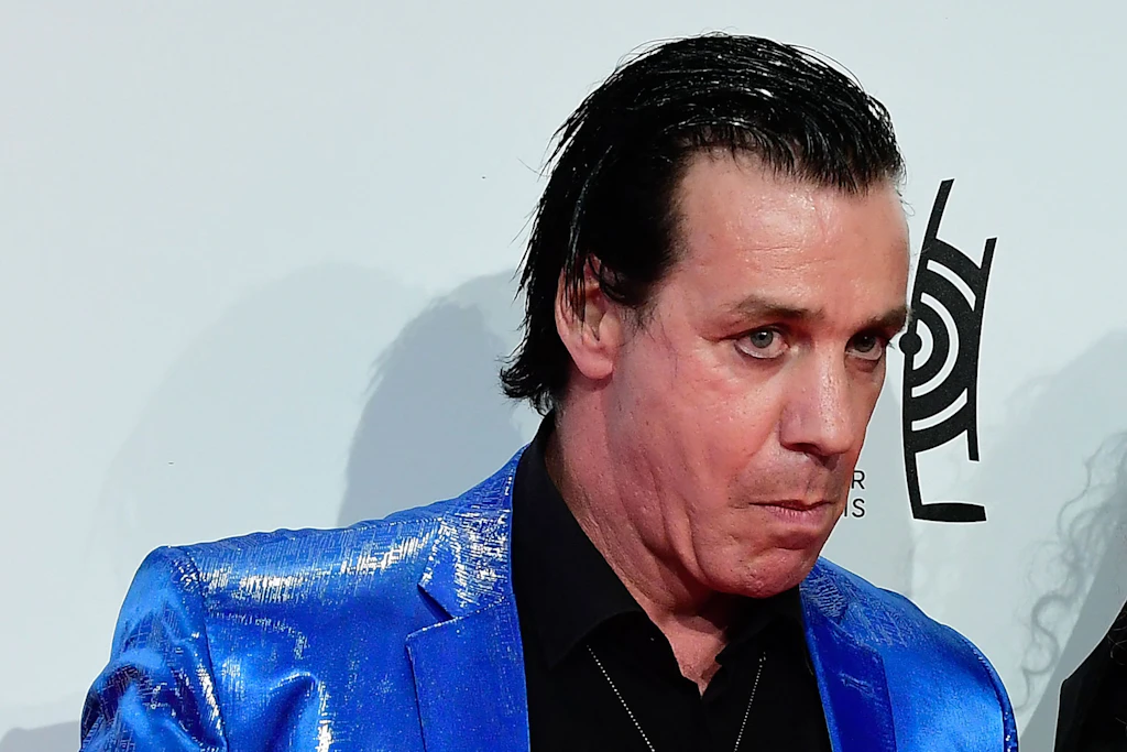 Till Lindemann lässt Vorwürfe zurückweisen