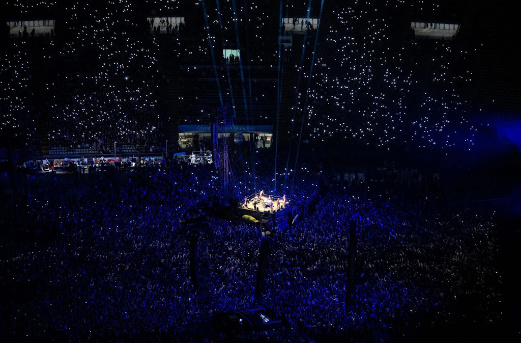Volles Stadion trotz Protests: Rammstein in Deutschland