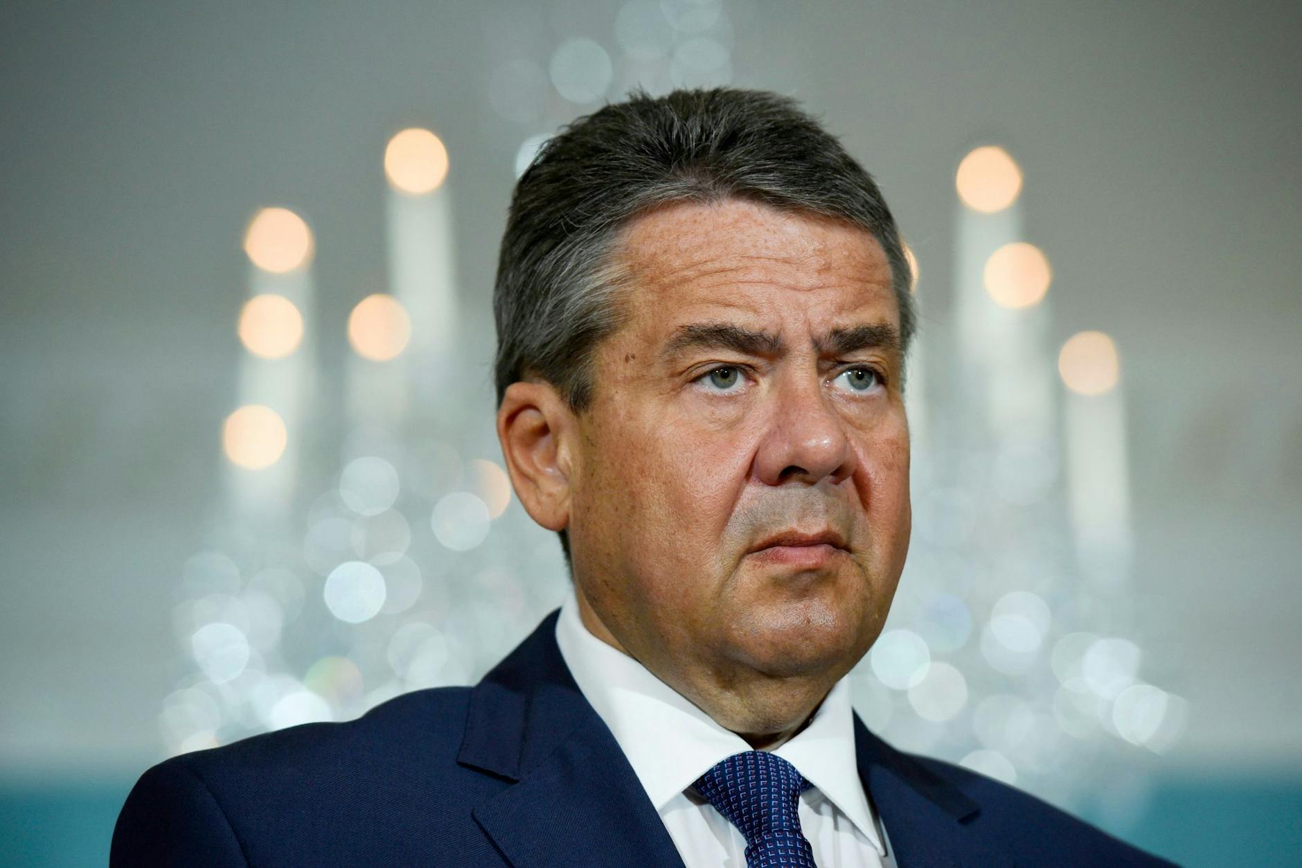 Sigmar Gabriel ist eigentlich Lehrer. Nach dem Ausscheiden aus der Politik entschied er sich, Lobbyist zu werden. 
