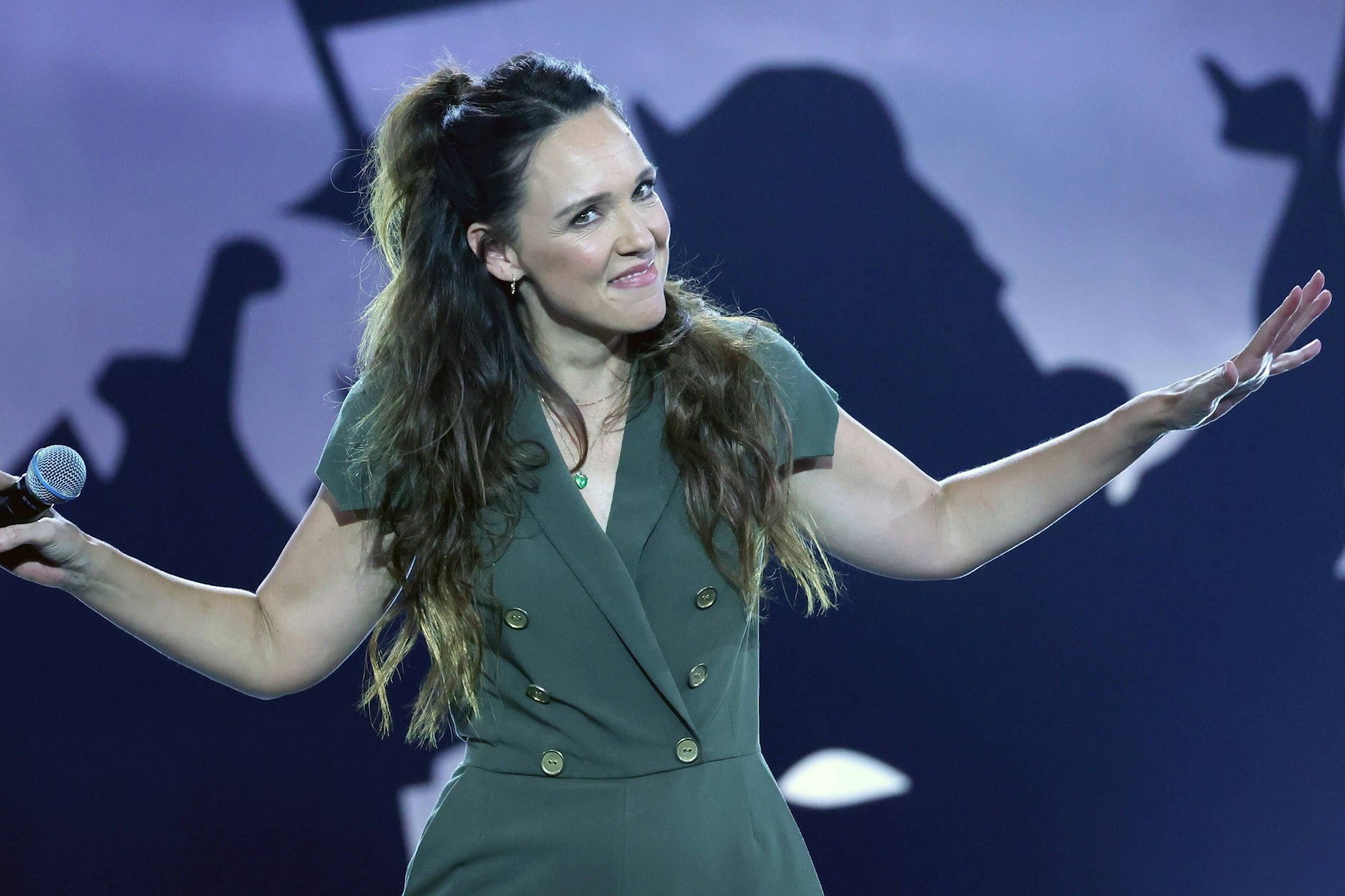 „Niemand soll sich entmutigt fühlen, offen über Erfahrungen zu sprechen“, heißt es auf dem Instagram-Profil von Carolin Kebekus.