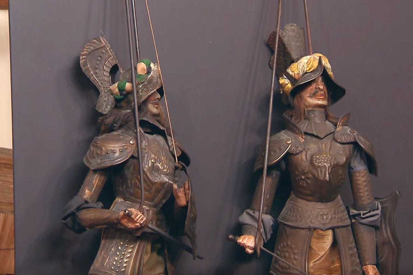 Definitiv nichts fürs Kinderzimmer, aber Sammler werden den Wert der alten Figuren zu schätzen wissen, die da heute bei „Bares für Rares“ zum Verkauf stehen.