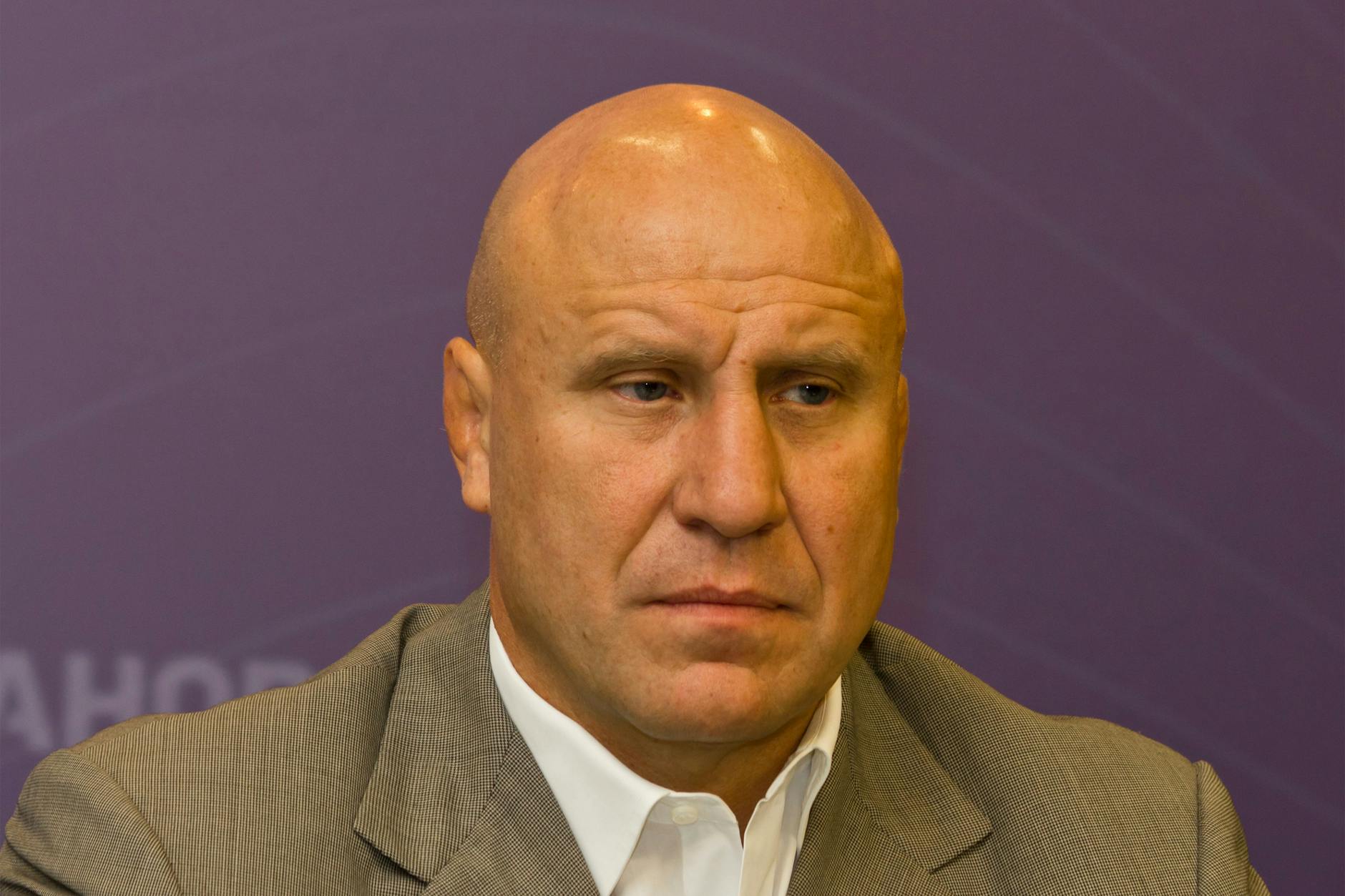 Michail Gerasijewitsch Mamiaschwili gewann für die UdSSR Weltmeisterschaften und Goldmedaillen. Jetzt droht er mit Panzern. 