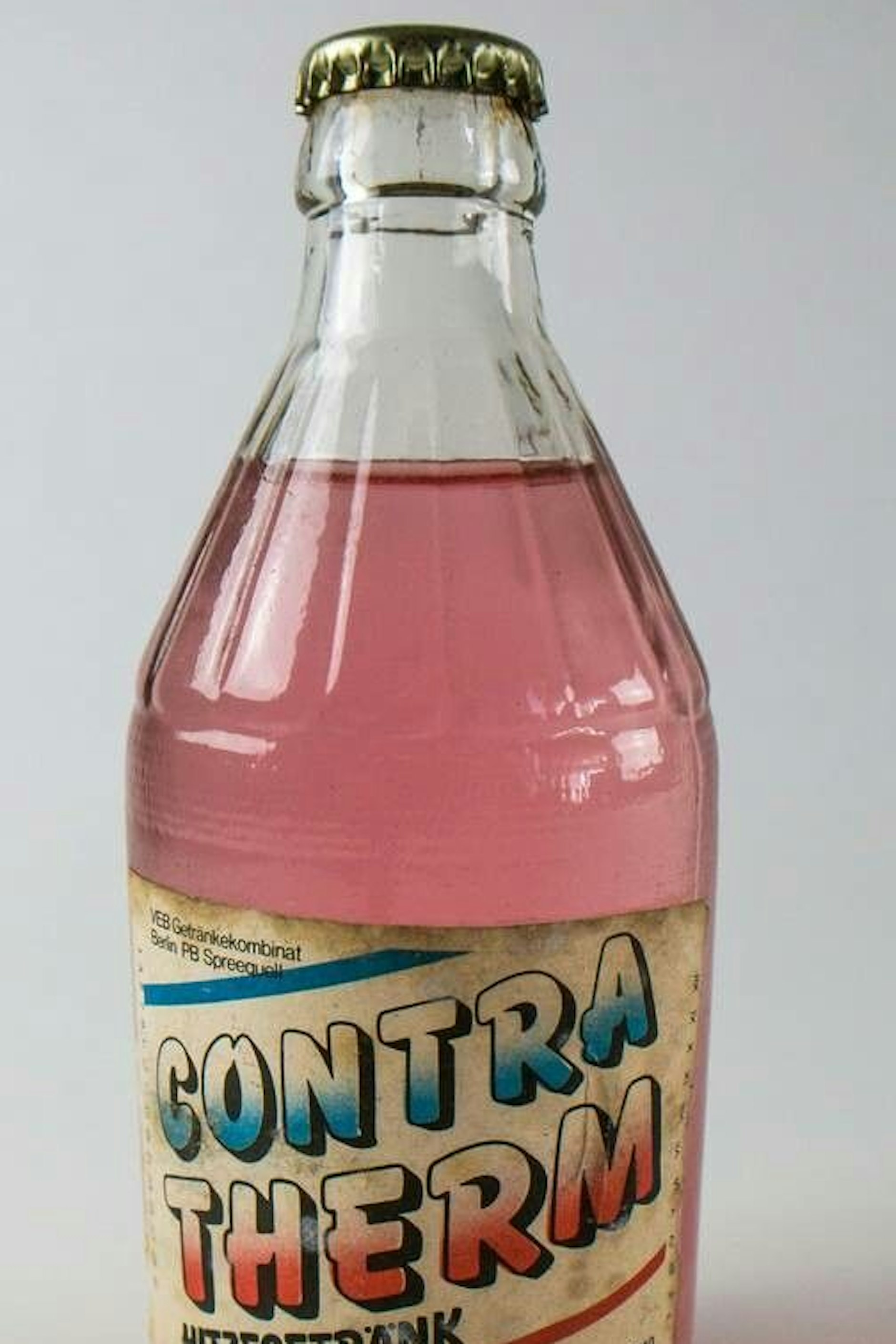 Die DDR-Limonade Contratherm war nicht frei verkäuflich, wurde von Betrieben an Hitze-Arbeiter verteilt.