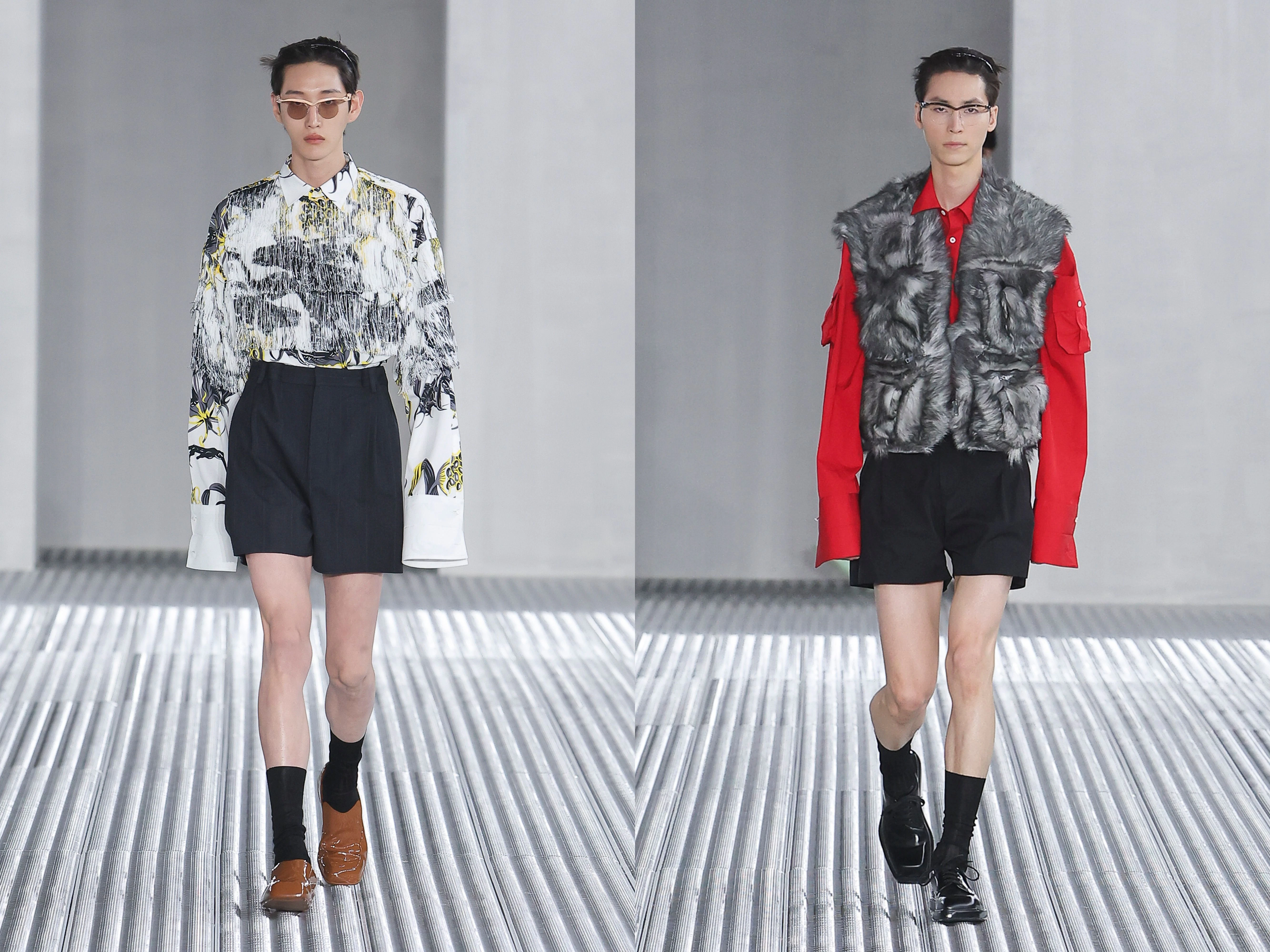 Links ein Hemd mit Ufo-Print, die darüber hängenden Fransen sind im exakten Layering bedruckt. Rechts der unecht-echte Ziegenpelz in Gestalt einer Workwear-Weste