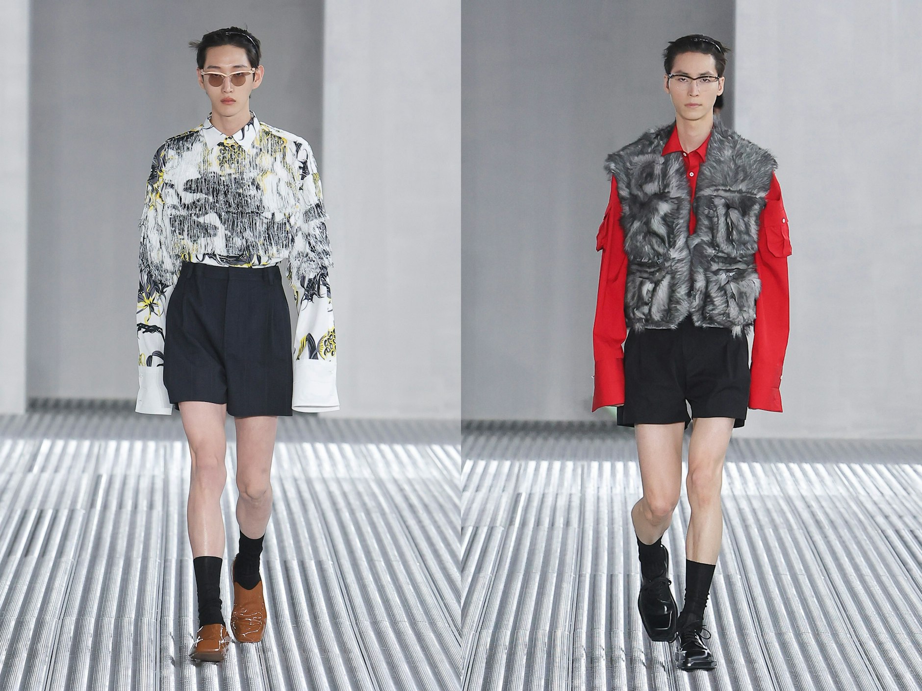 Links ein Hemd mit Ufo-Print, die darüber hängenden Fransen sind im exakten Layering bedruckt. Rechts der unecht-echte Ziegenpelz in Gestalt einer Workwear-Weste