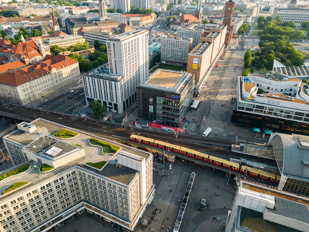 Raub im U-Bahnhof Alexanderplatz: Jugendlicher stellt sich der Polizei