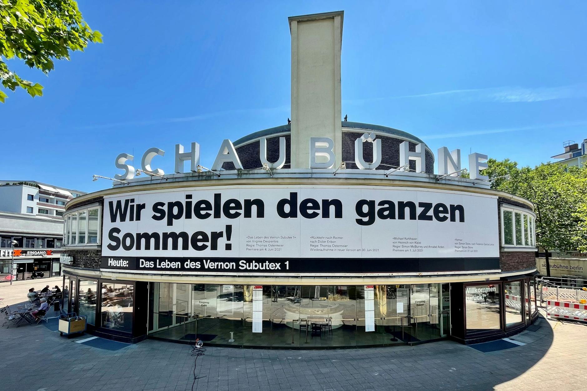 Die Schaubühne lockt nicht nur Publikum, sondern auch Konkurrenz an.