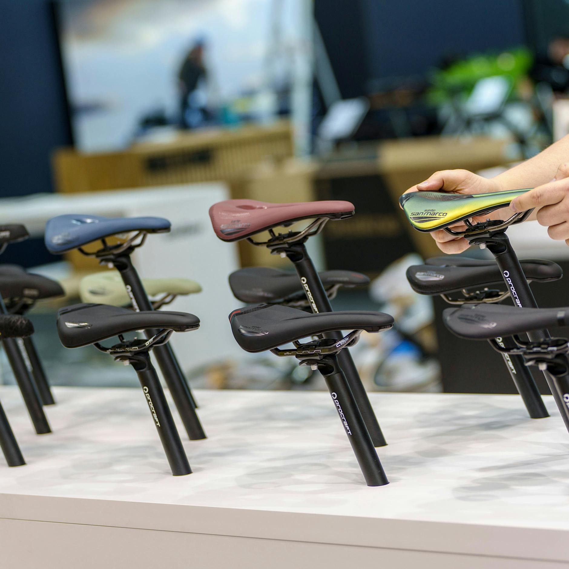 Fahrrad-Industrie fordert: Baut die Städte für die Räder um!