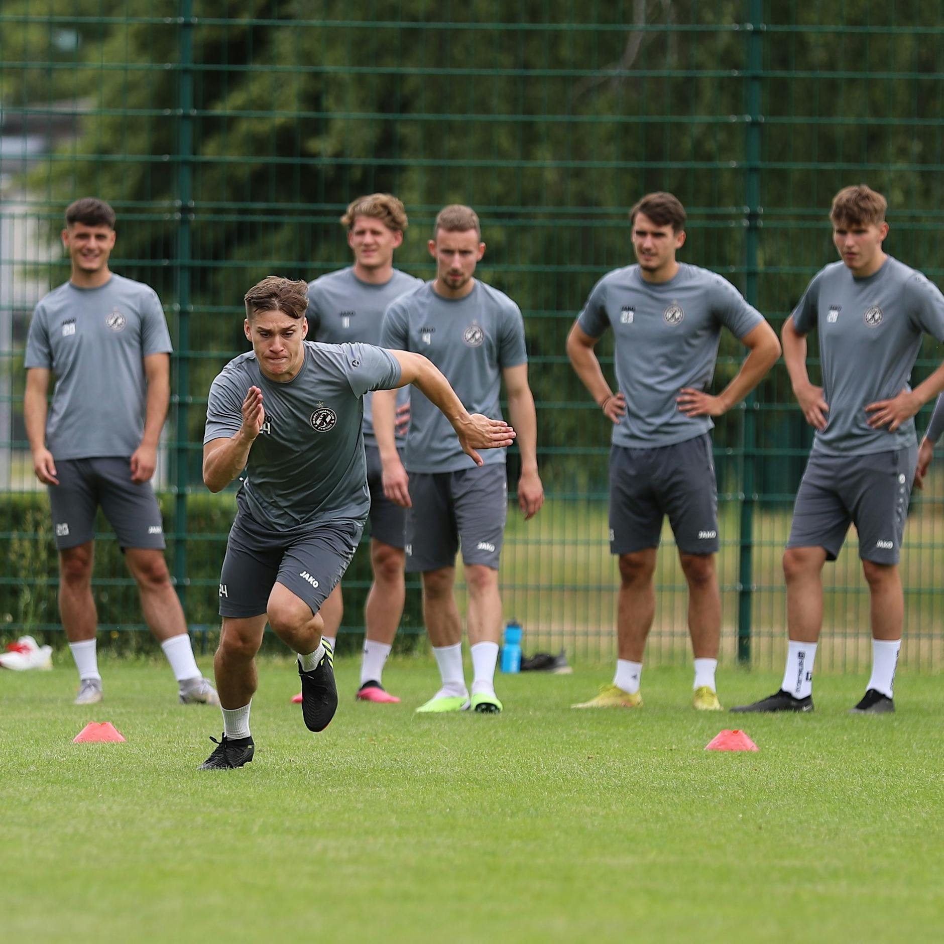 Der BFC legt los: 22 Spieler, drei Trainer, ein Ziel: Meisterschaft