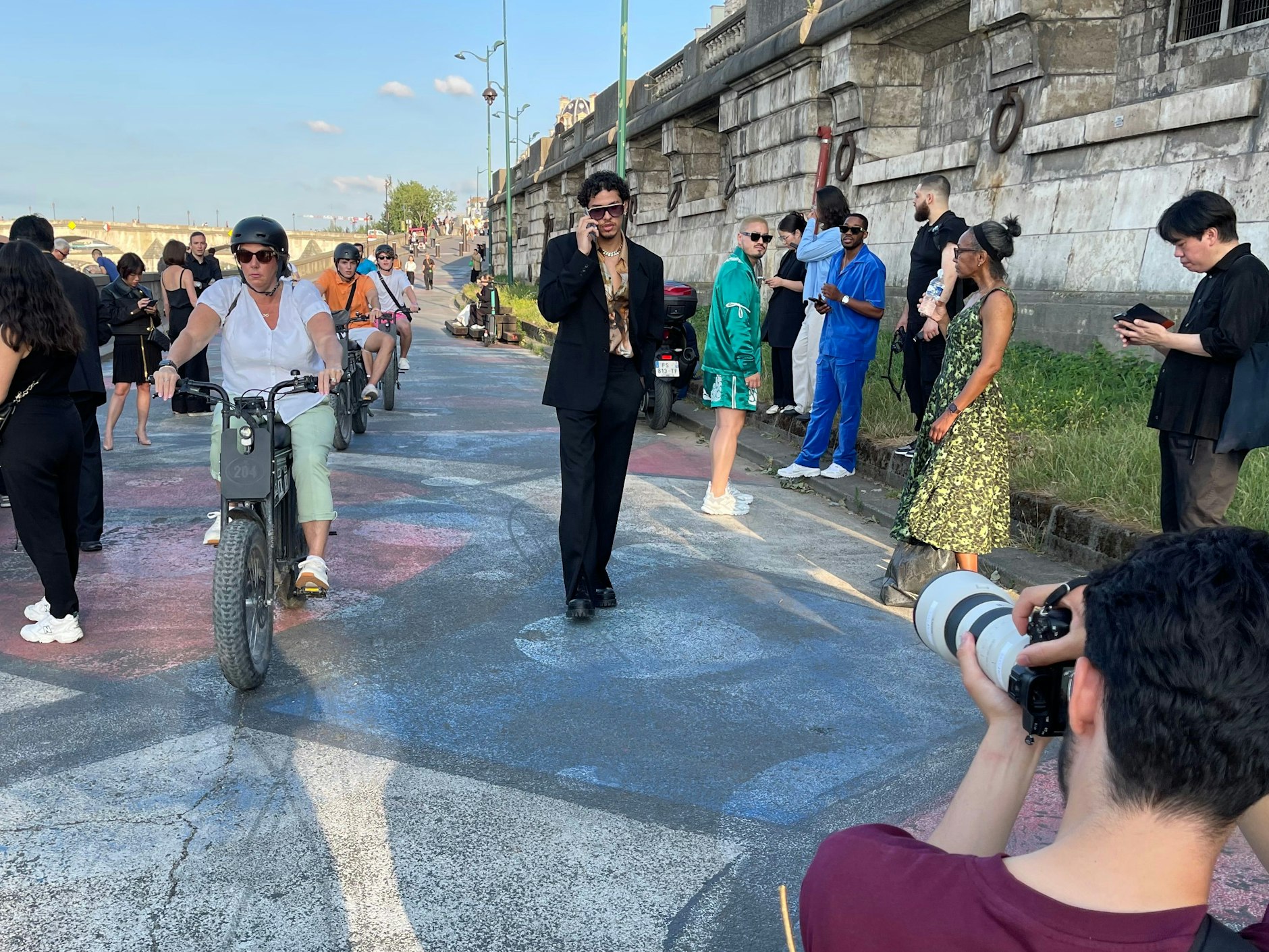 Nicht nur Jogger rannten durch die Menge, auch Motorbikes passierten die Uferstraße; sichtlich unbeeindruckt vom Geschehen.