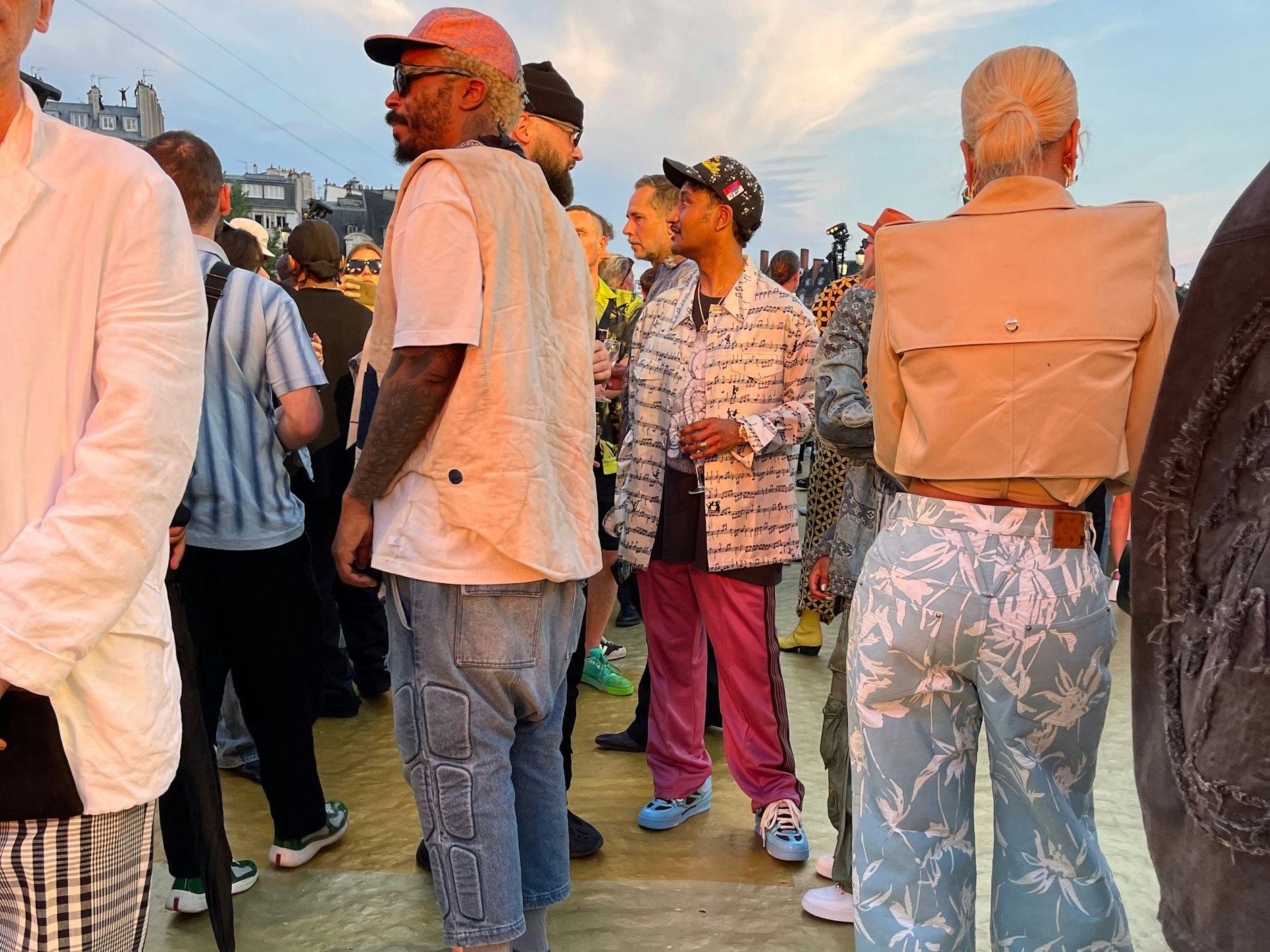 So langsam verfärbt sich die Szenerie rot.