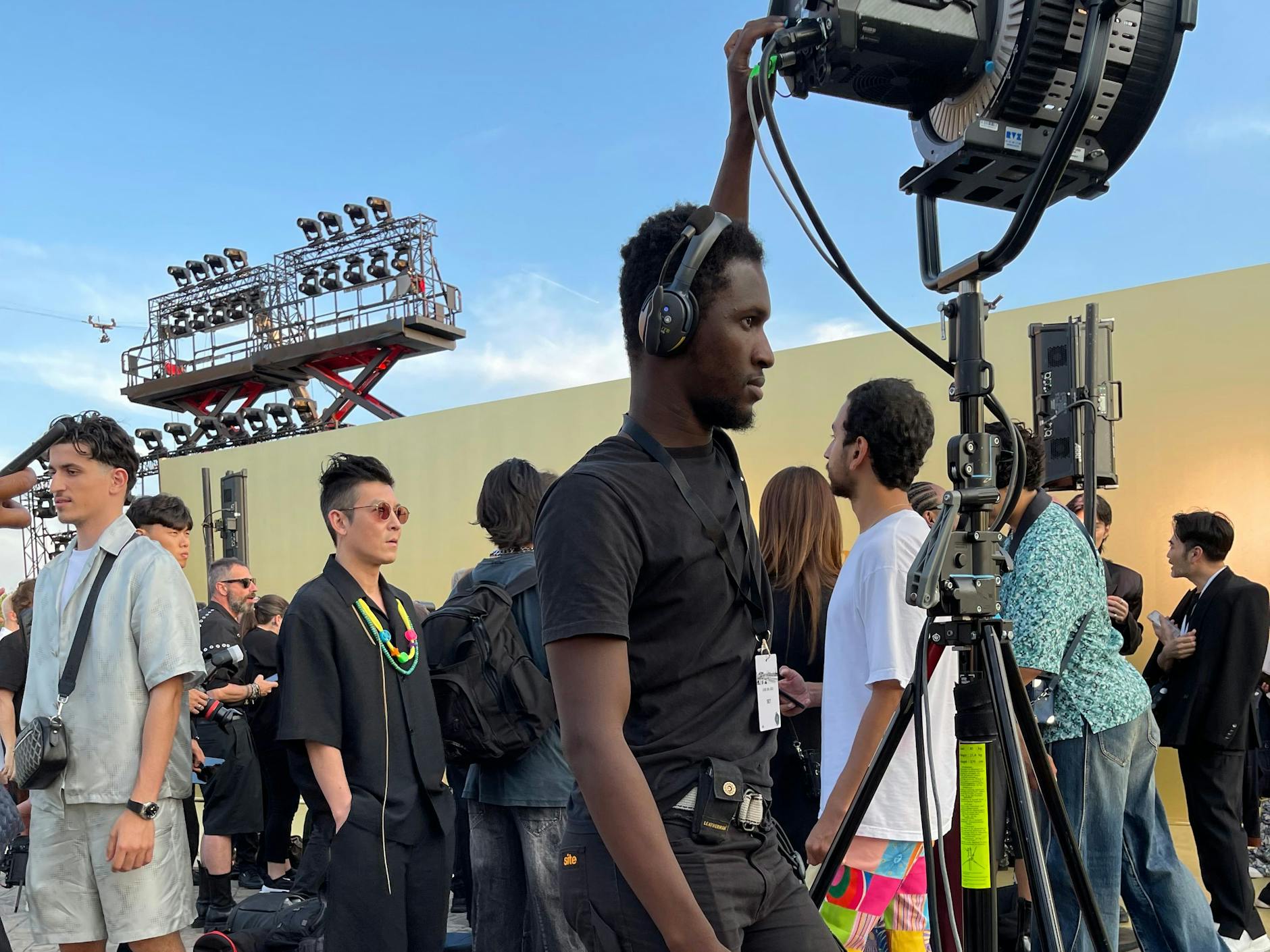 Sieht aus wie eine Pose, ist aber harte Arbeit am Licht.