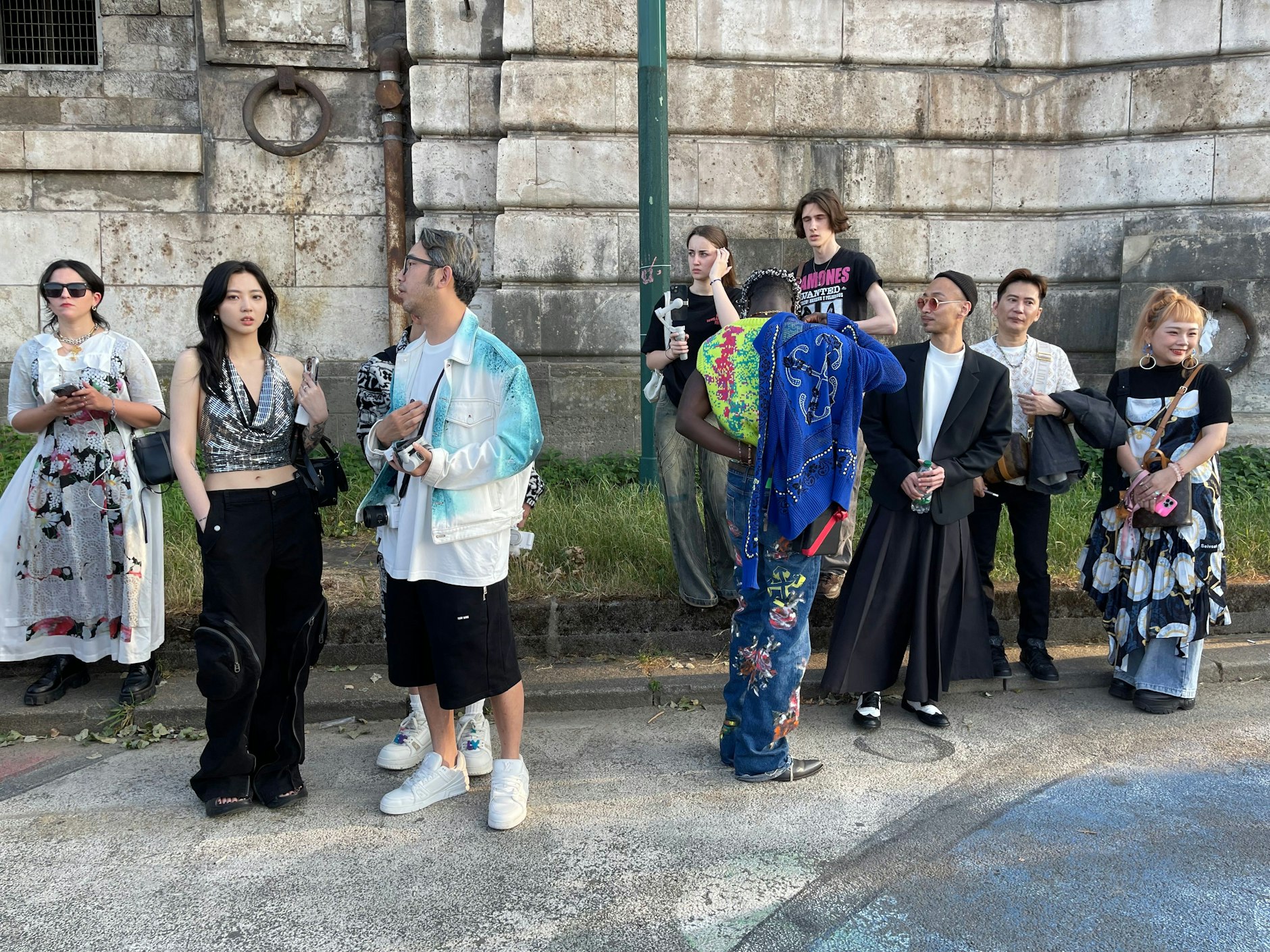 Die Outfits bei Louis Vuitton sind vor allem eines: bunt.