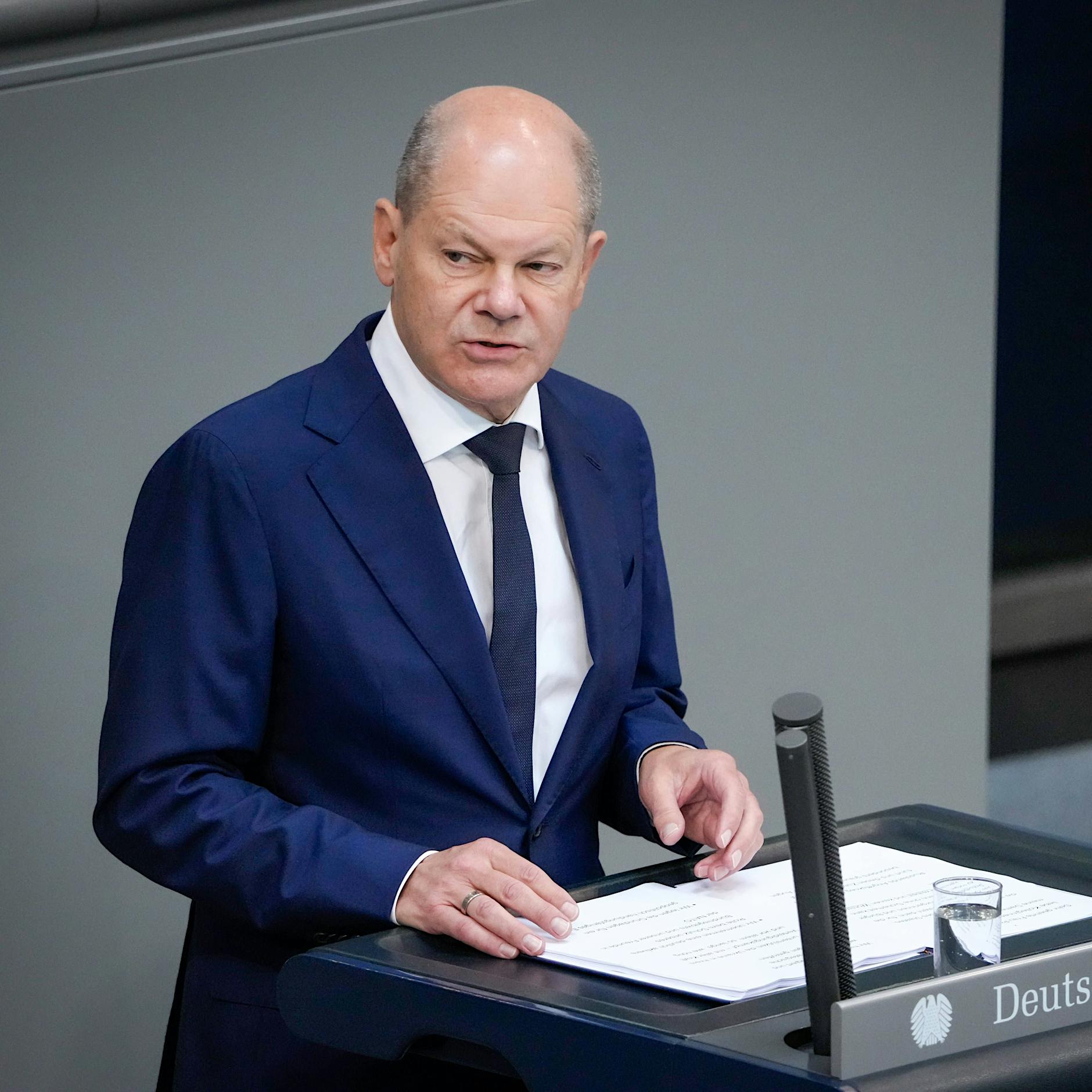 Regierungserklärung: Olaf Scholz verteidigt umstrittene EU-Asylreform