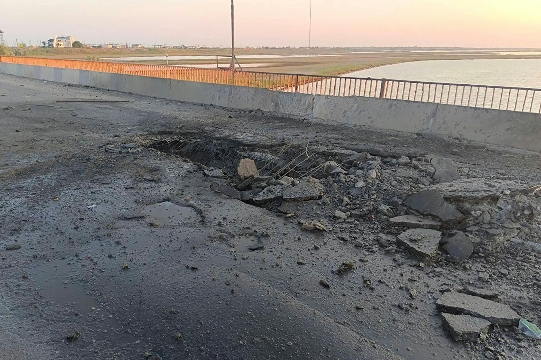 Die beschädigte Brücke zur Krim