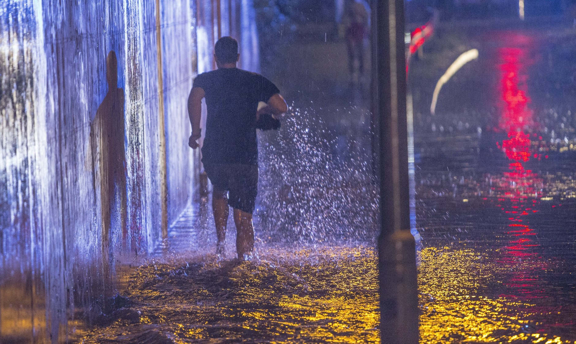 Überflutete Unterführung in Berlin