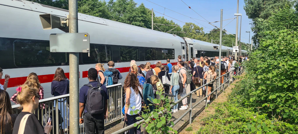 ICE bleibt auf Strecke Hamburg-Berlin liegen