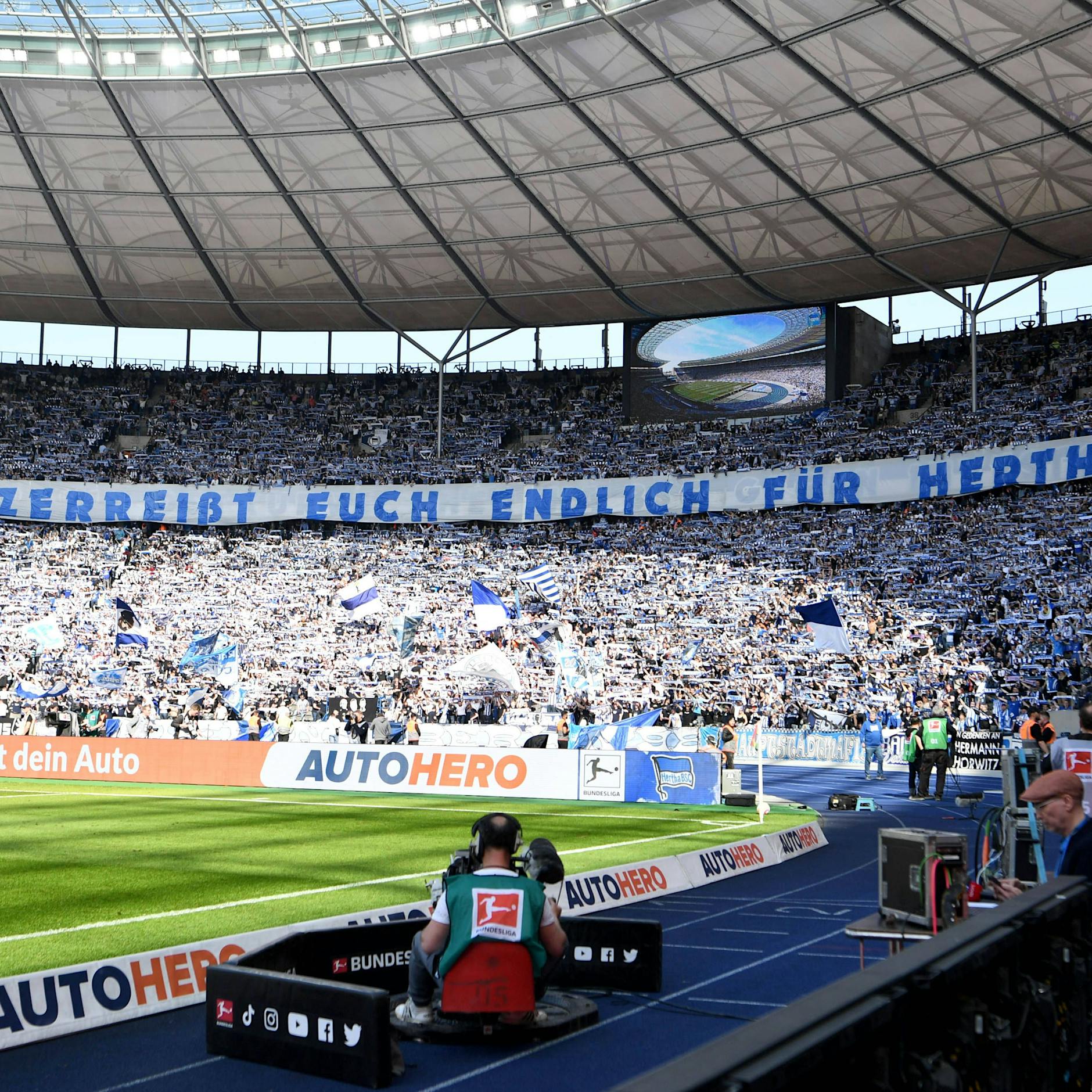 Hertha ist FANtastisch paradox! Abstieg, aber schon jetzt mehr Dauerkarten verkauft als 2022