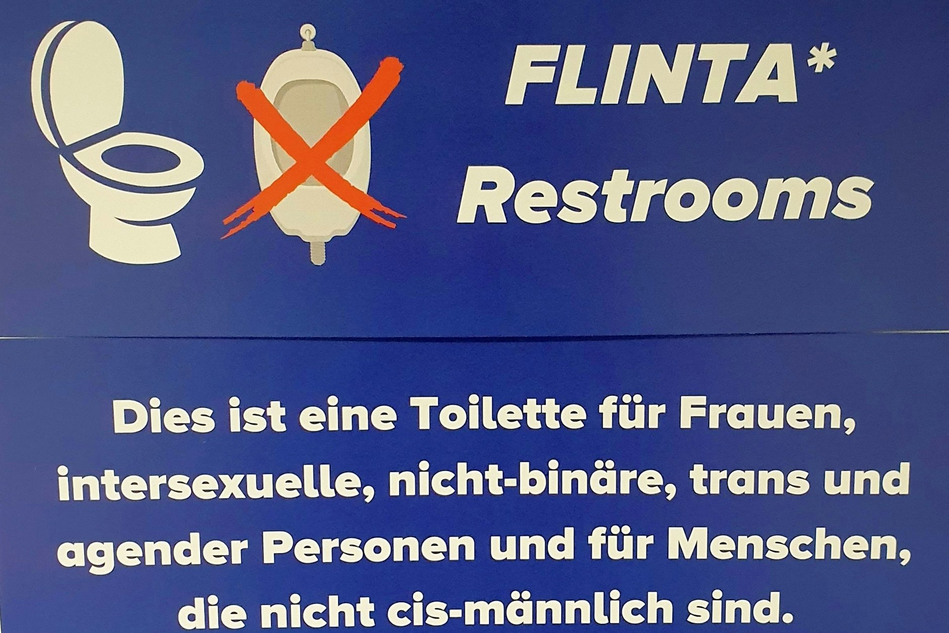 Schild an einer „Flinta-Toilette“ in einem Kreuzberger Veranstaltungszentrum