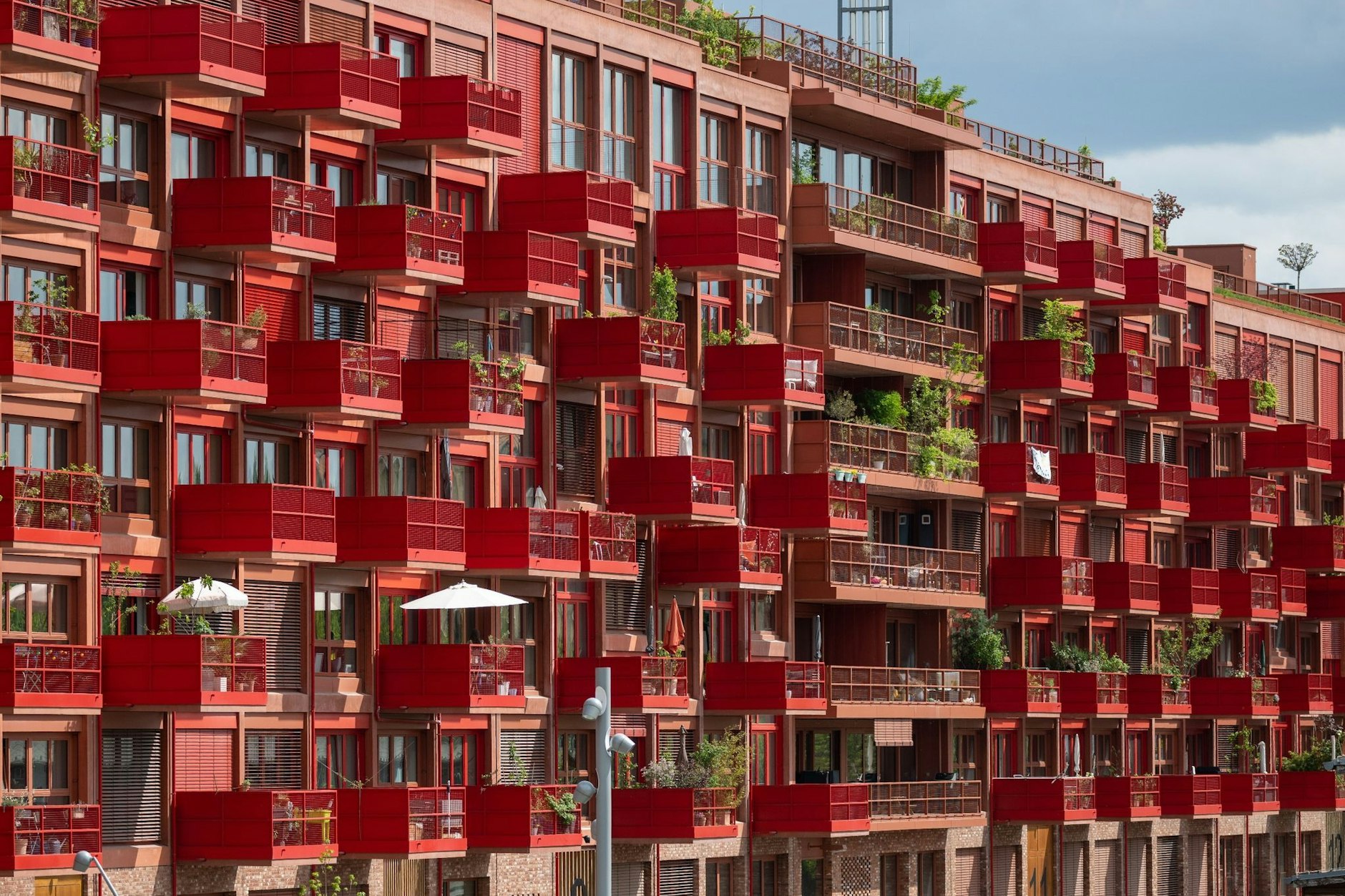 Die Preise für Wohnimmobilien sind sowohl in den Städten als auch auf dem Land zuletzt gesunken.