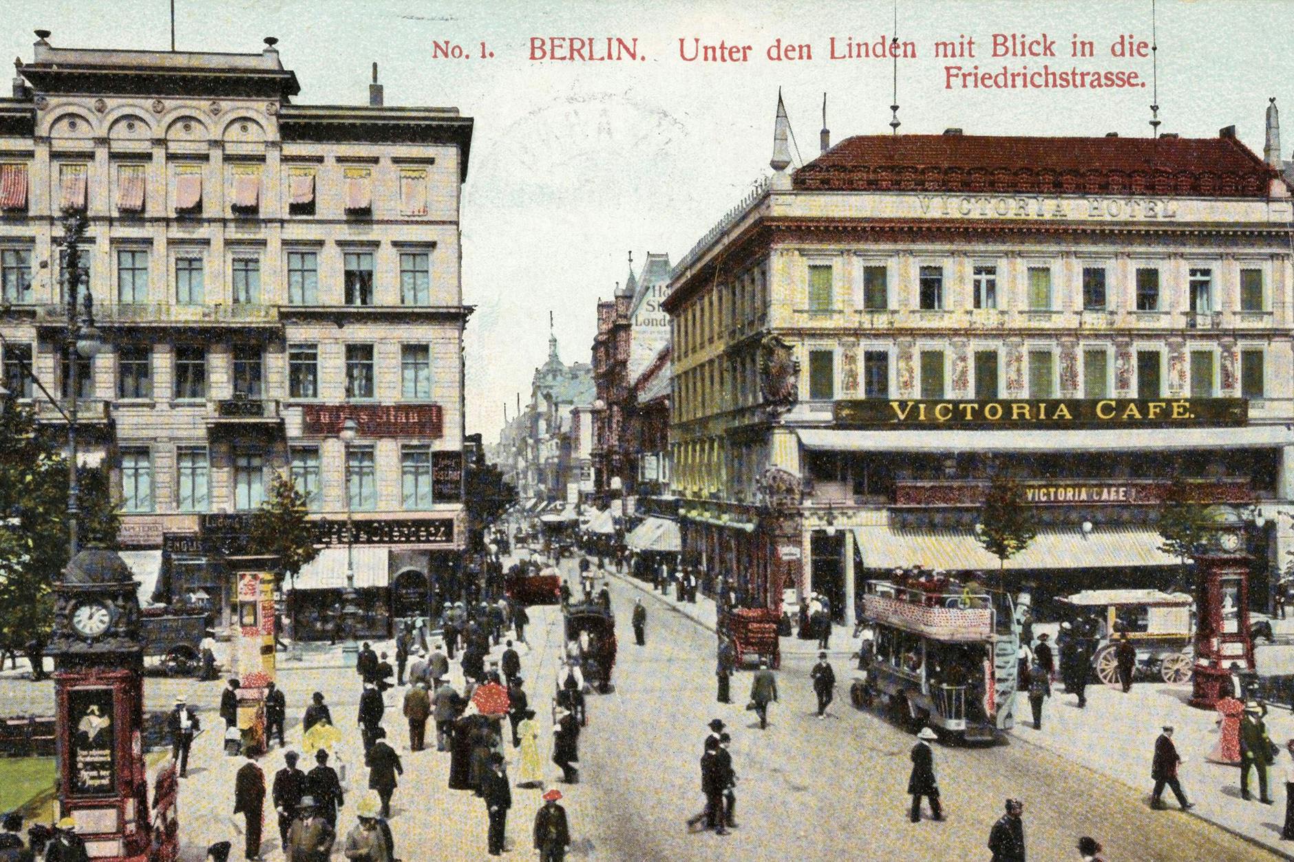 Schön war die Zeit: Unter den Linden kleben 1911 noch Markisen an den üppigen Gründerzeitfassaden.