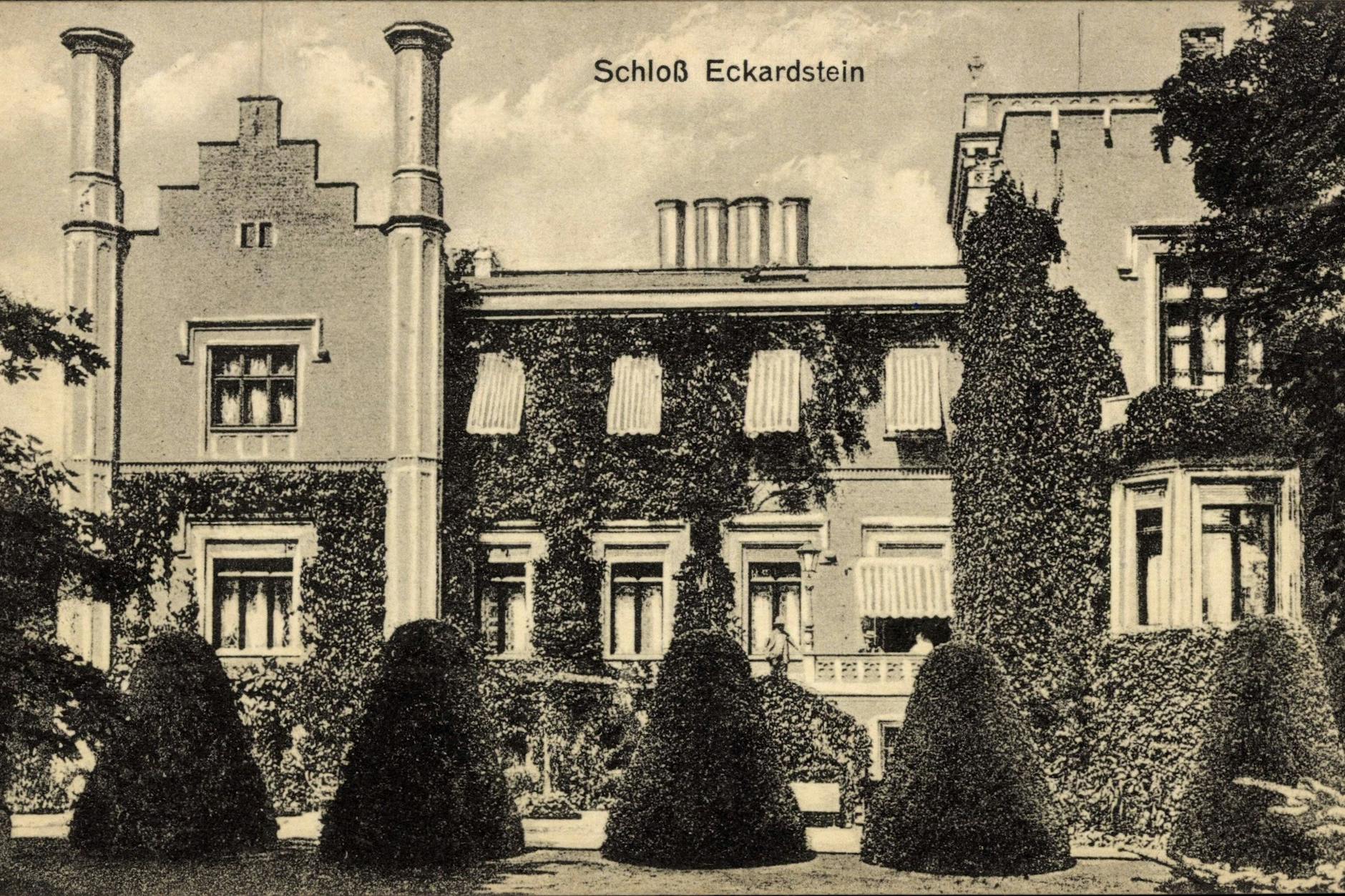 In der Berliner Vorstadt hielt sich der gestreifte Sonnenschutz länger: Schloss Eckardstein um 1935