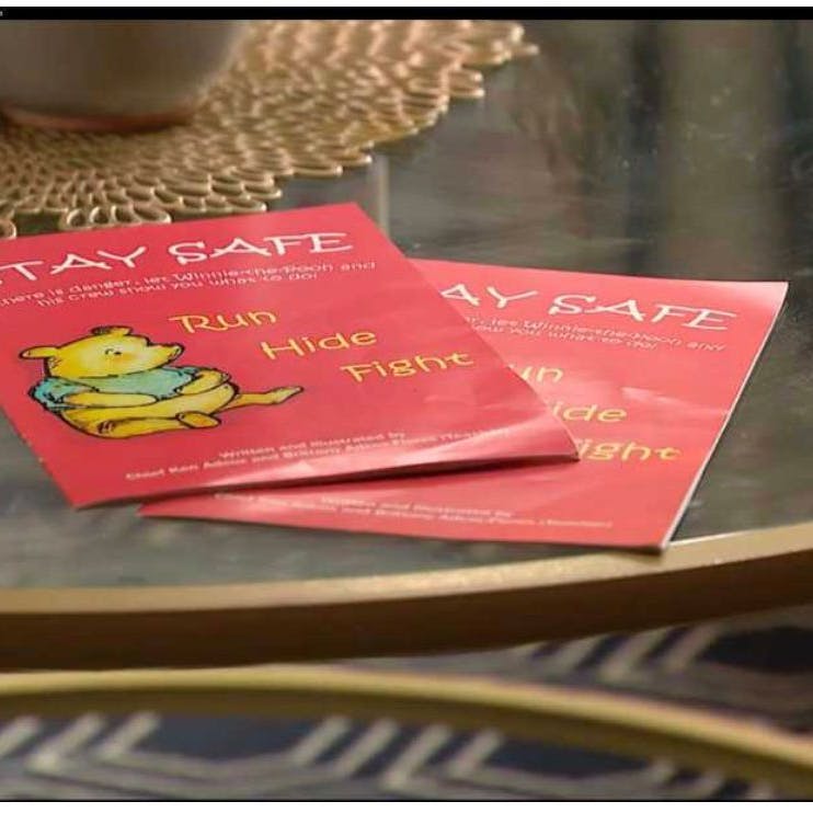 Waffengegner unter den Eltern schimpften, dass Amokläufe in Schulen durch das Buch normalisiert würde.