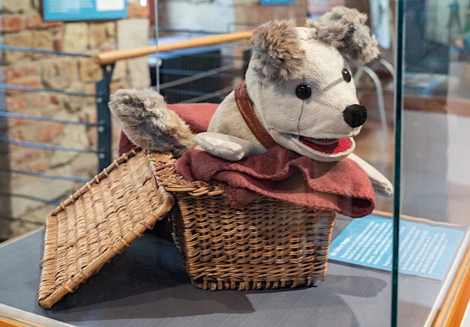 Der Hund Struppi war eine der Figuren von Puppenspieler Heinz Fülfe - er trat als Taddeus Punkt im DDR-Fernsehen auf.
