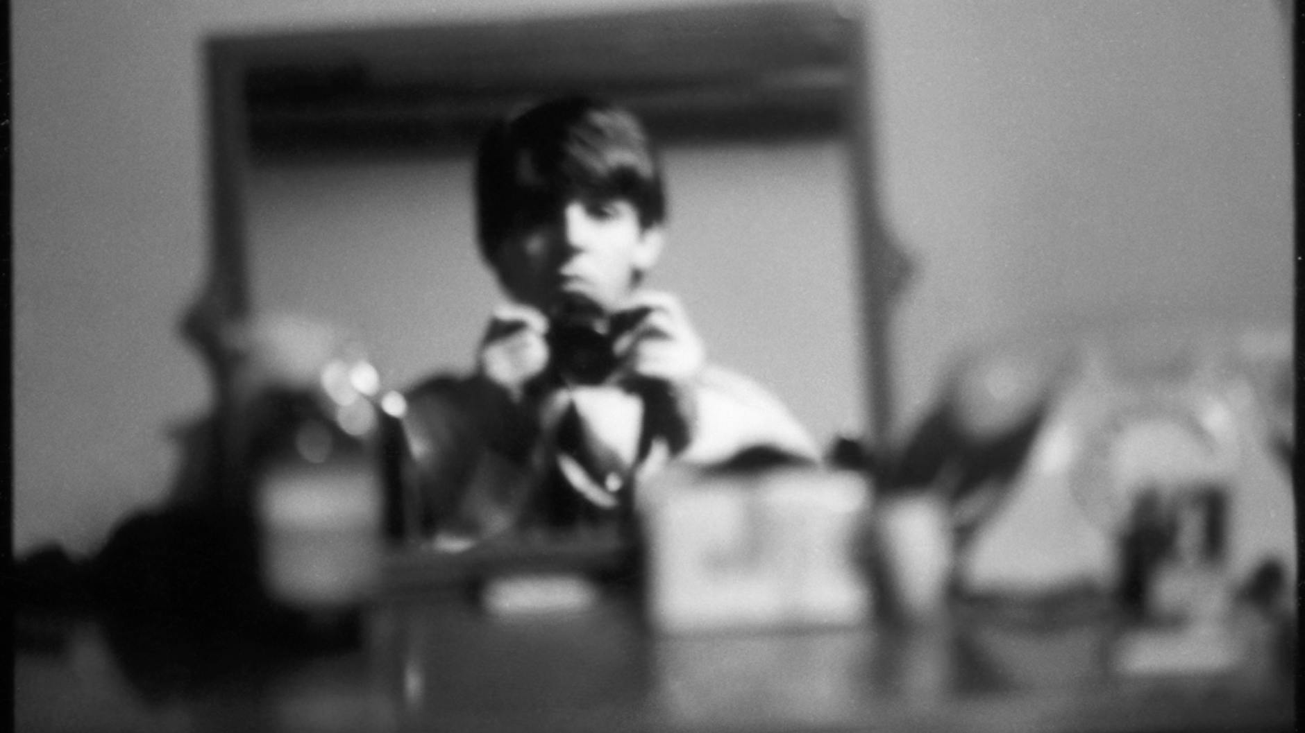 Ein Selbstporträt von Beatle Paul McCartney im Jahr 1963. Paul McCartney hat in einem neuen Bildband erstmals Hunderte privater Fotos veröffentlicht, die in den Jahren 1963 und 1964 entstanden sind, während der weltweite Kult um die Beatles ausbrach.