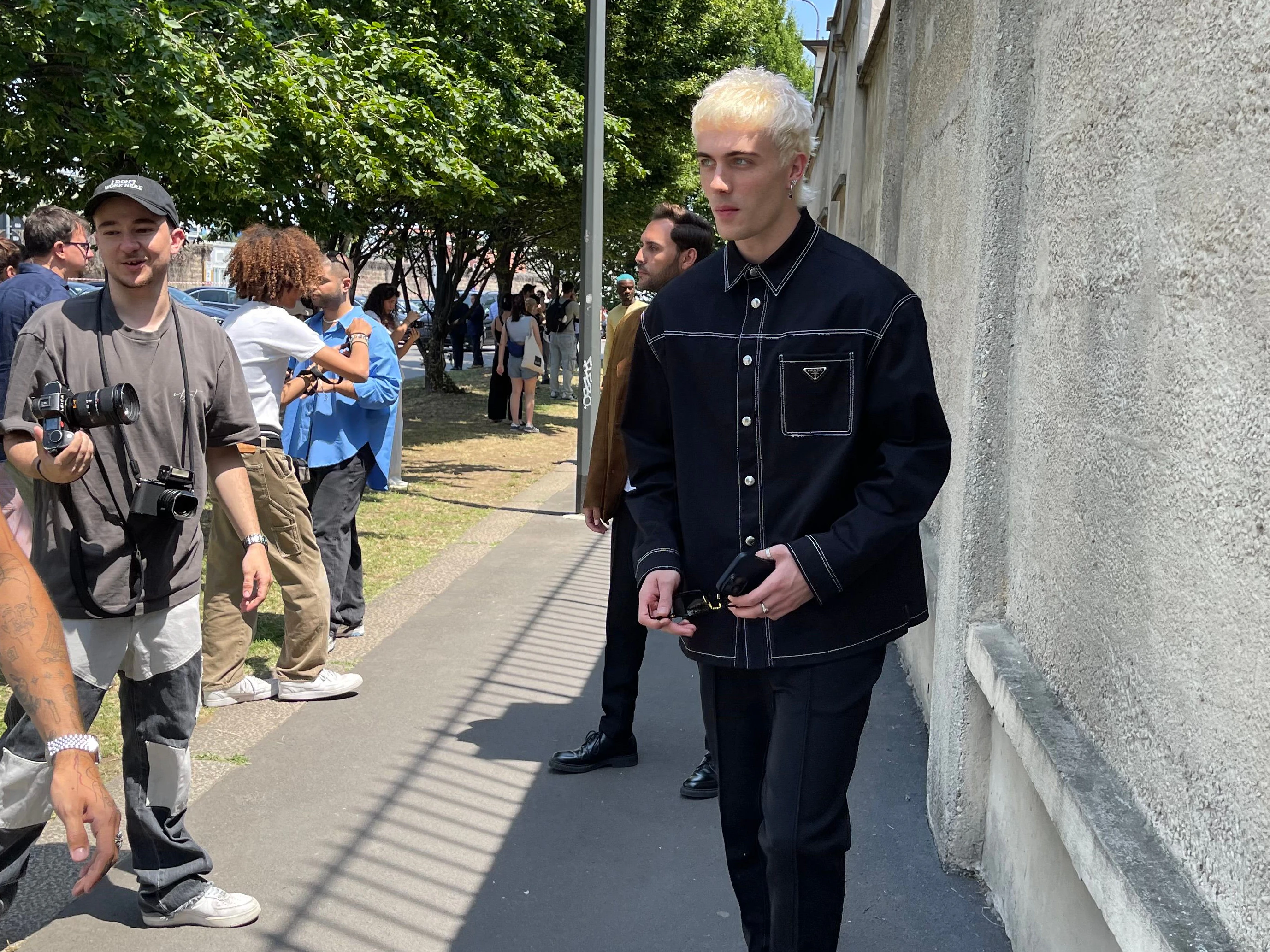 Wasserstoffblond liegt im Trend.
