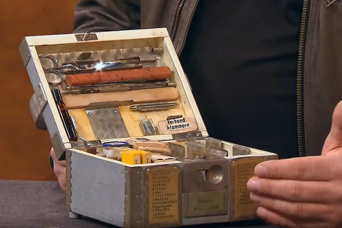 Abgelaufene Medikamente zu verkaufen – schlagen die „Bares für Rares“- Händler da zu?