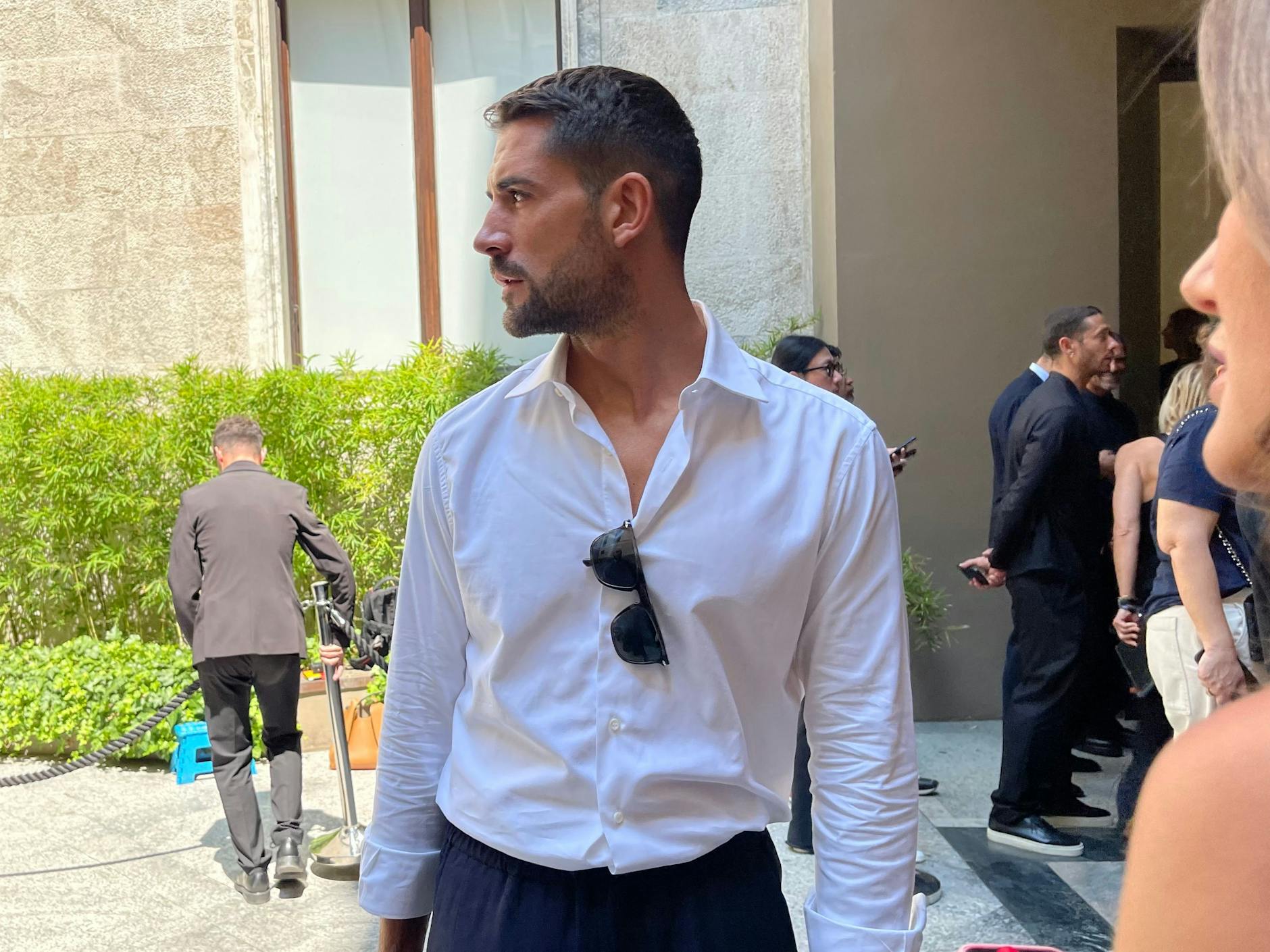 Unterwegs zum Business-Termin? Nein, zur Armani-Modenschau.