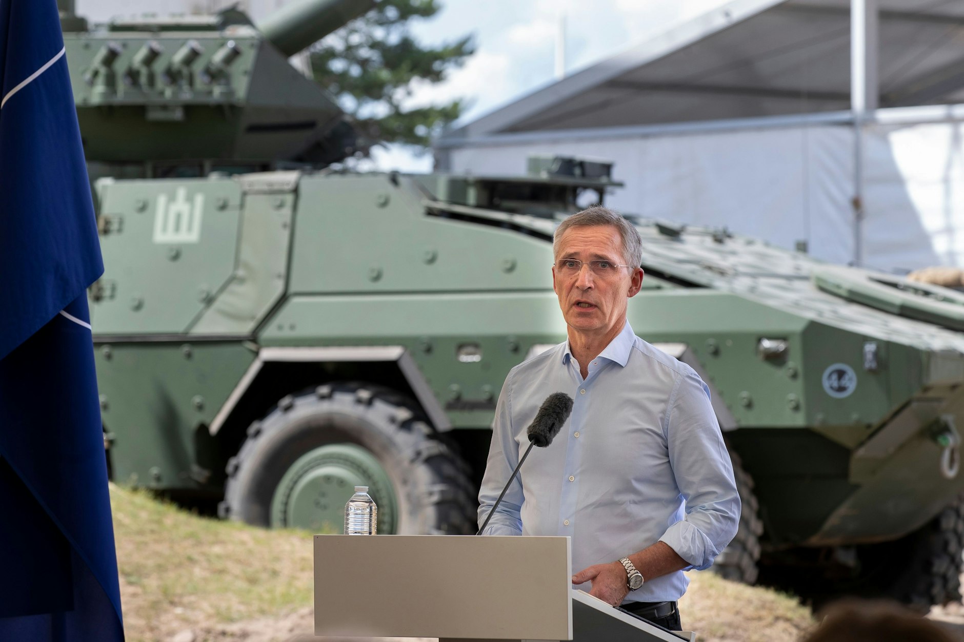 Nato-Generalsekretär Jens Stoltenberg spricht auf der Pressekonferenz zur Militärübung Griffin Storm 2023 in Litauen.