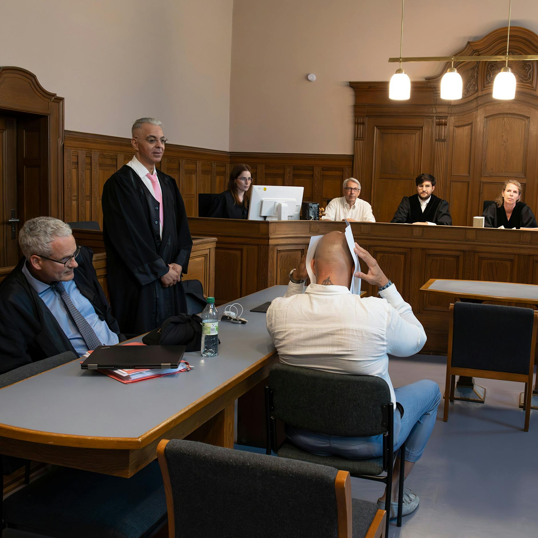 Protz-Makler: Dieses Mal landete er als Titel-Fälscher vor Gericht