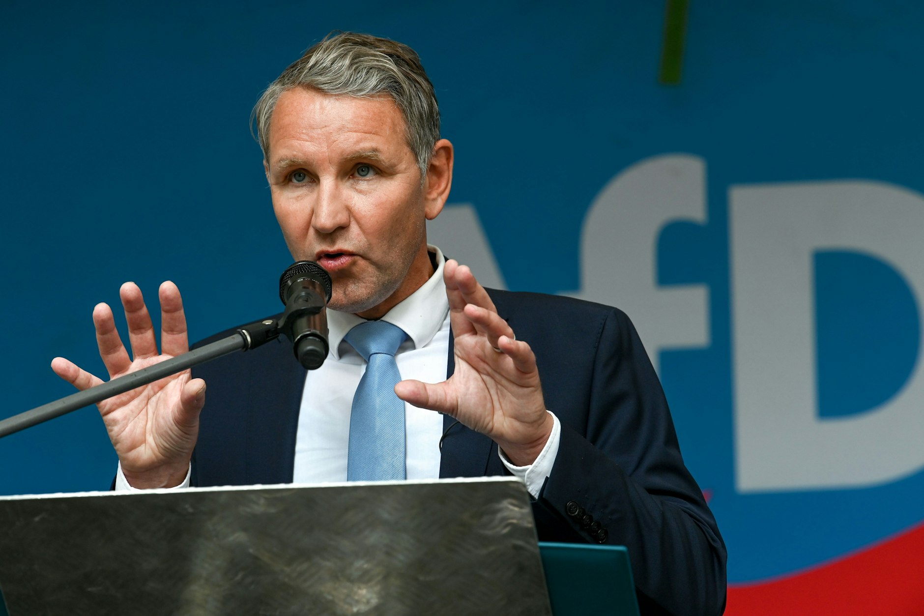 Der rechtsextreme AfD-Landesvorsitzende Björn Höcke hat nach dem jüngsten Wahlerfolg in Thüringen ein „politisches Erdbeben“ angekündigt.