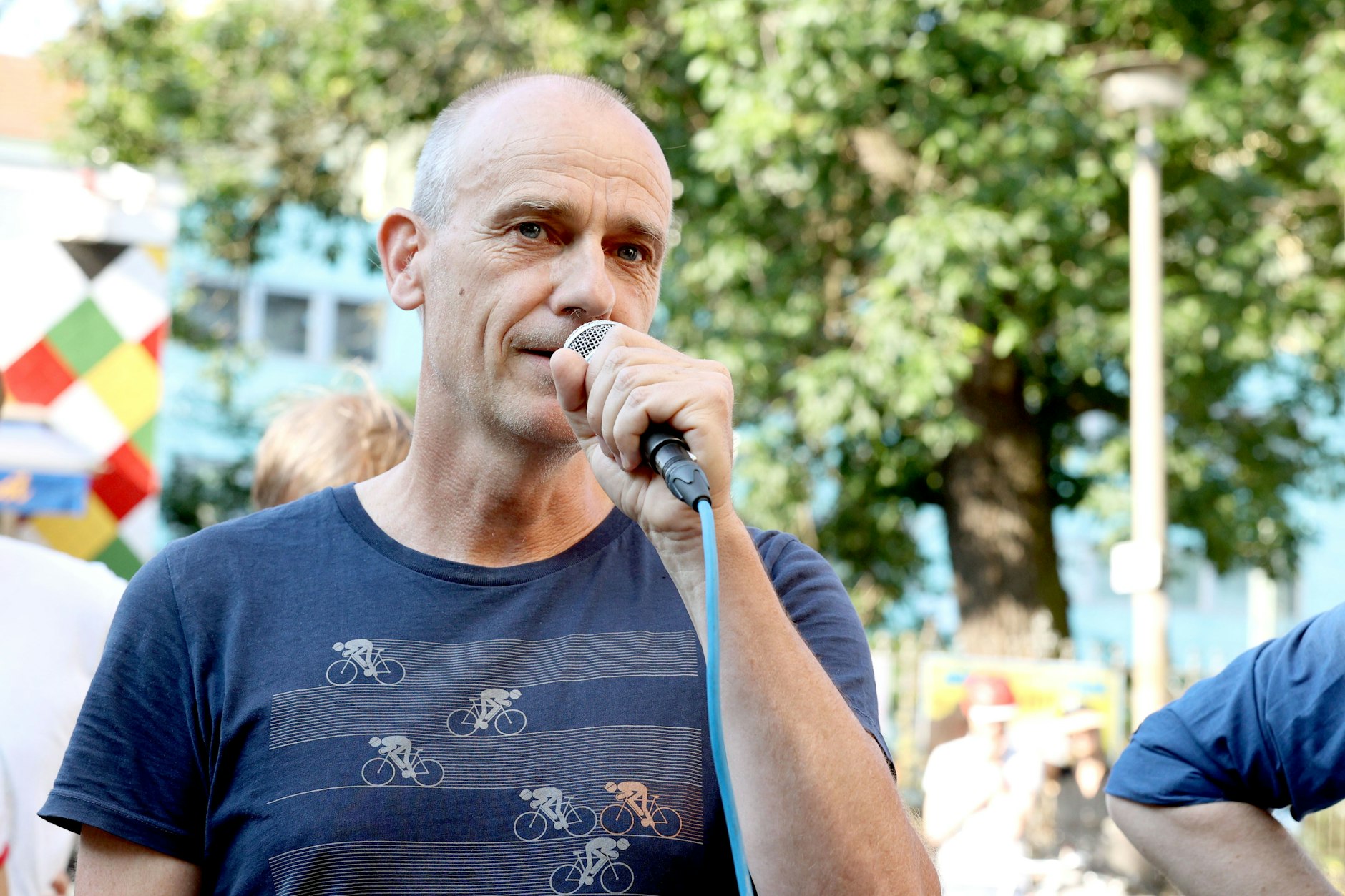 „Die Radwege auf der Schönhauser Allee sind eine Zumutung“, sagte Tobias Kraudzun von Changing Cities.