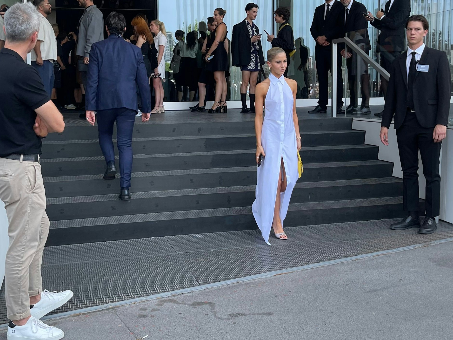 Bodenlanges Prada-Dress samt offener High Heels: Die Hamburger Influencerin Caroline Daur hat auf Instagram 4,3 &nbsp;Millionen Follower.