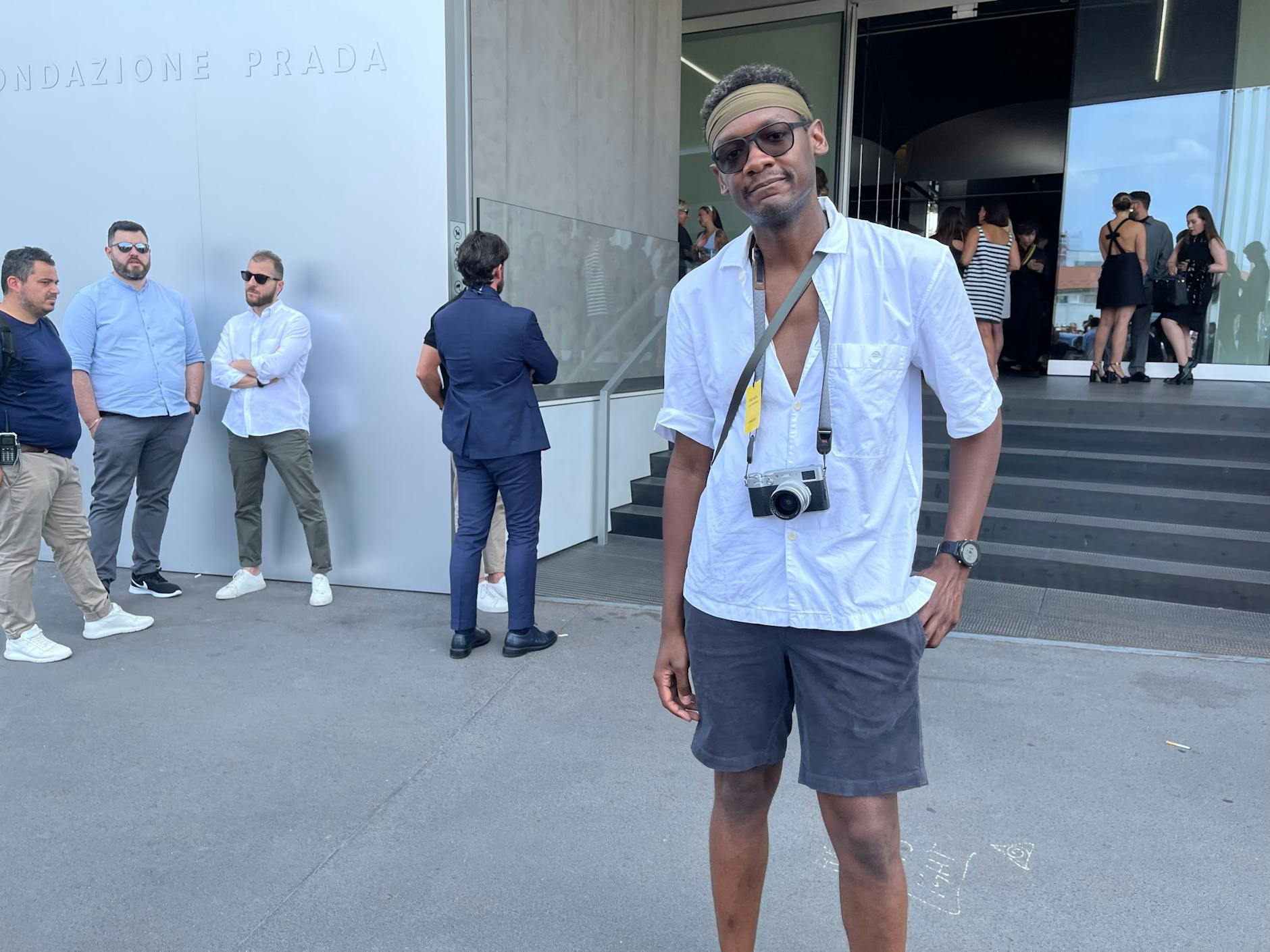 Der freundliche „New York Times“-Fotograf Simbarashe Cha ist auf allen wichtigen Schauen dieser Welt zu gegegen. 