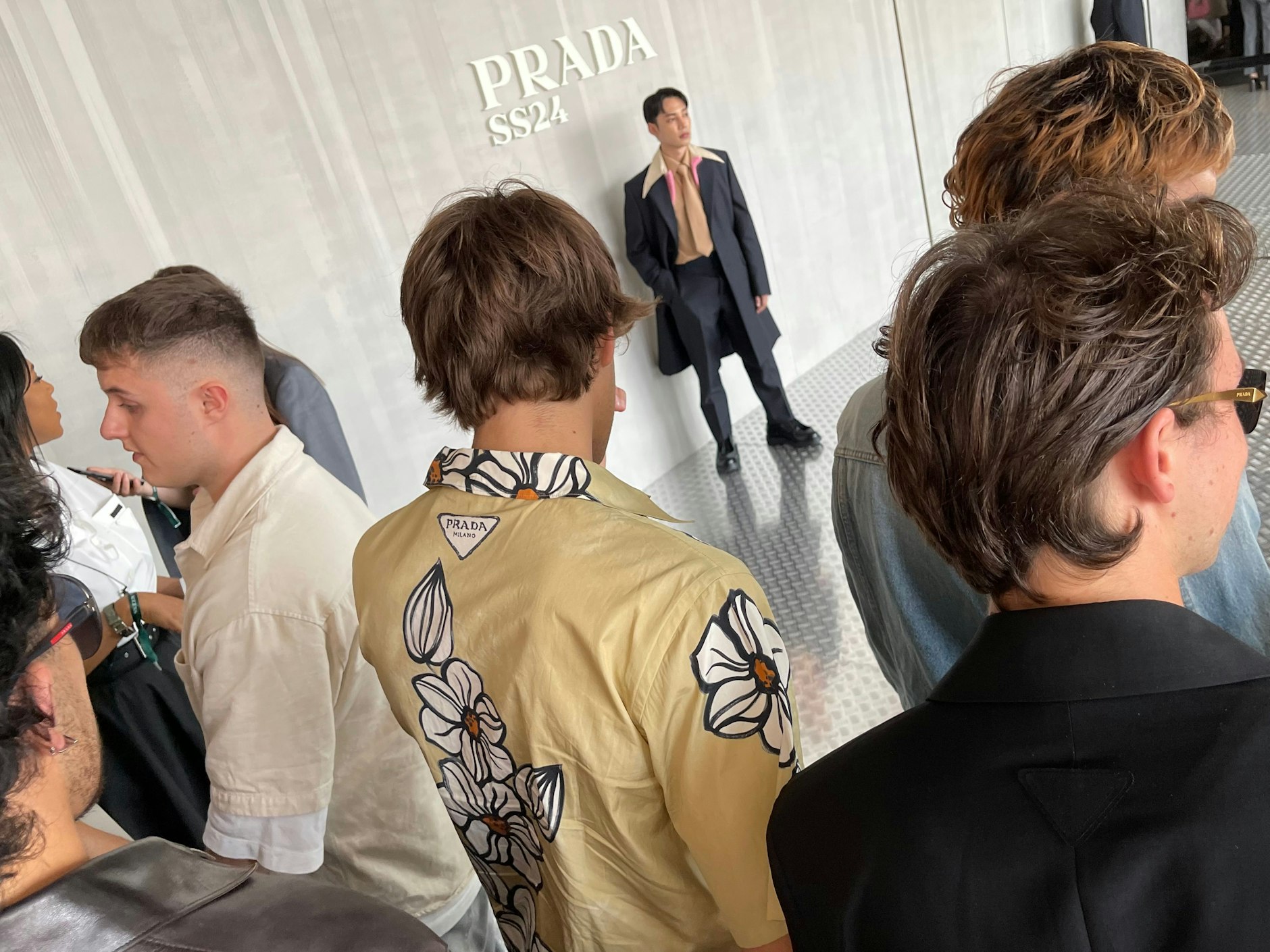 Das Prada-Dreieck auf den Rücken ...&nbsp;