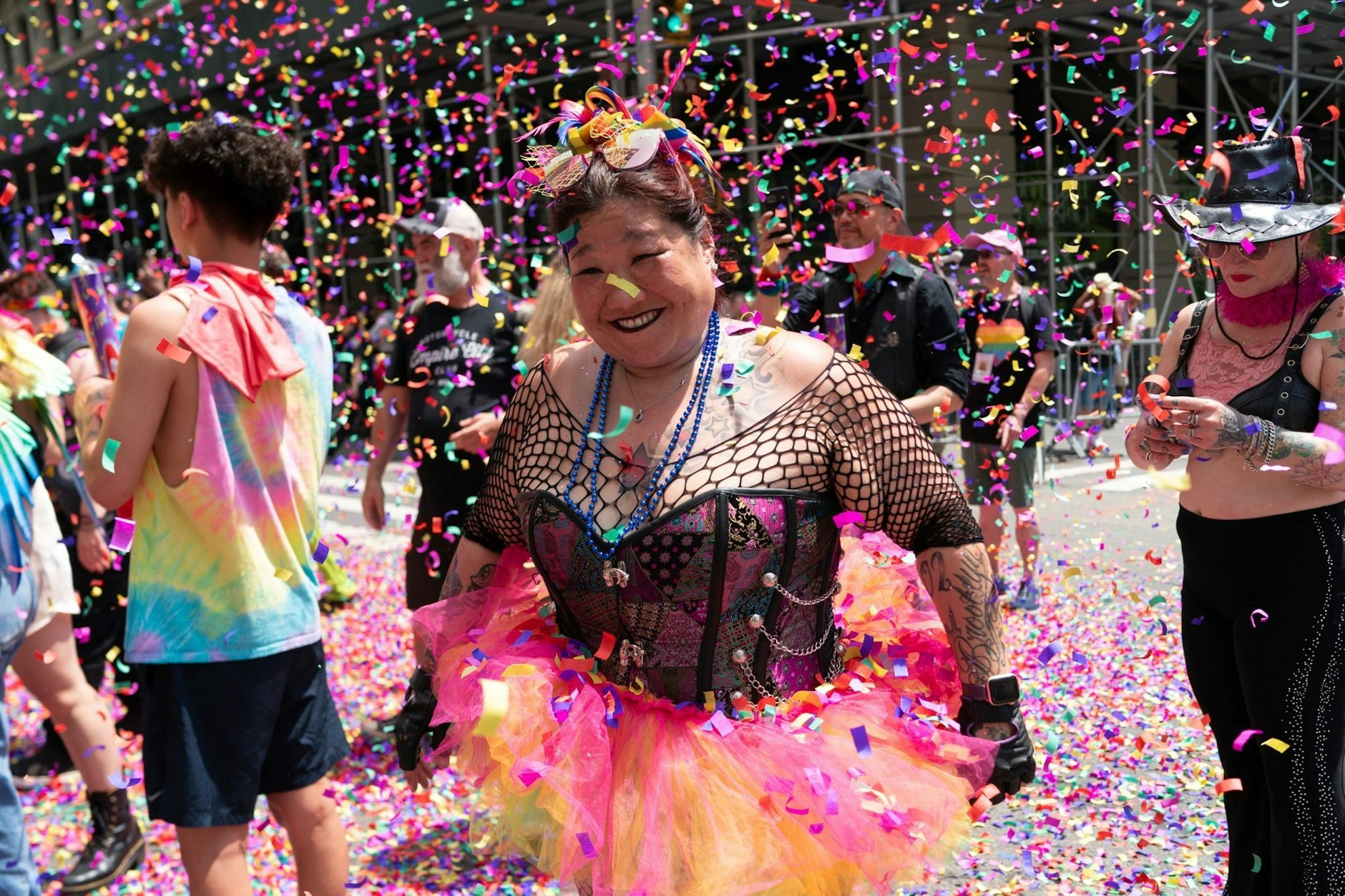 Konfetti-Regen bei der NYC Pride Parade.  