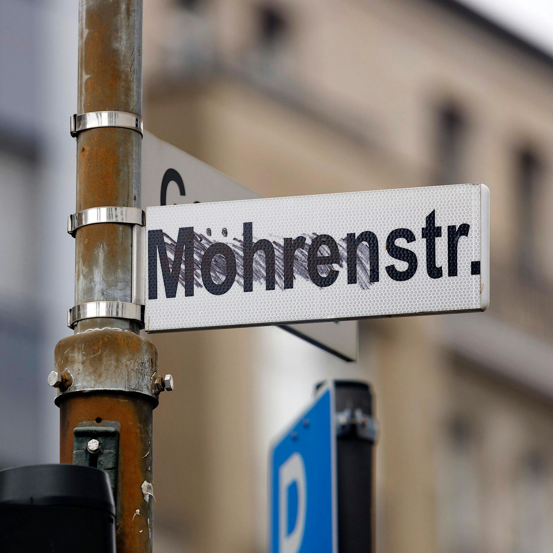 Mohrenstraße in Berlin-Mitte: Sechs Personen klagen gegen Umbenennung