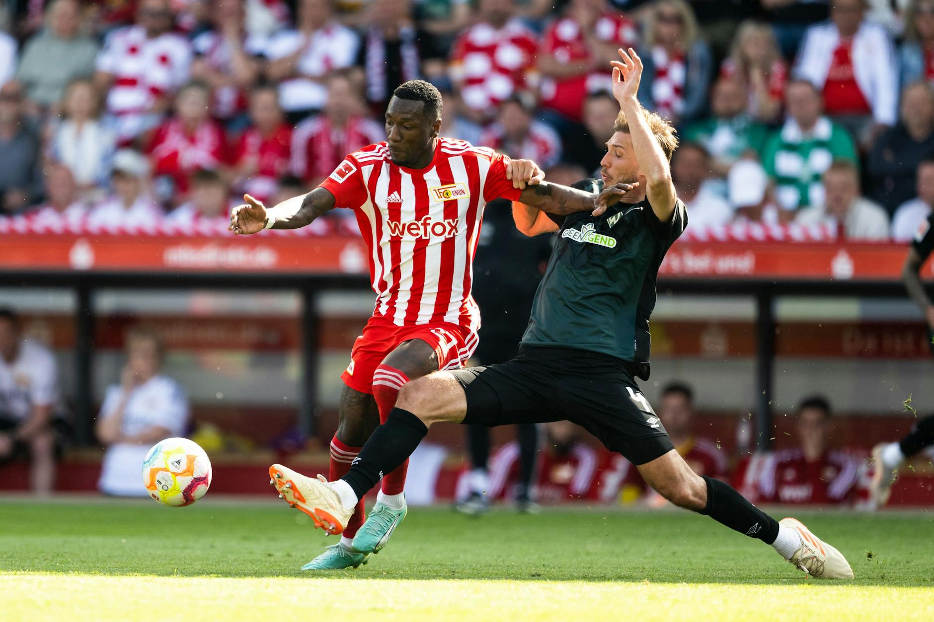 Sheraldo Becker (l.) hat beim 1. FC Union Berlin etwas Zeit gebraucht, um sich zum Leistungsträger der abgelaufenen Saison zu entwickeln.