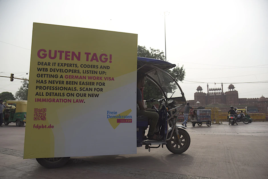 Die FDP wirbt in Neu-Delhi auf Tuk Tuks um IT-Fachkräfte.&nbsp;
