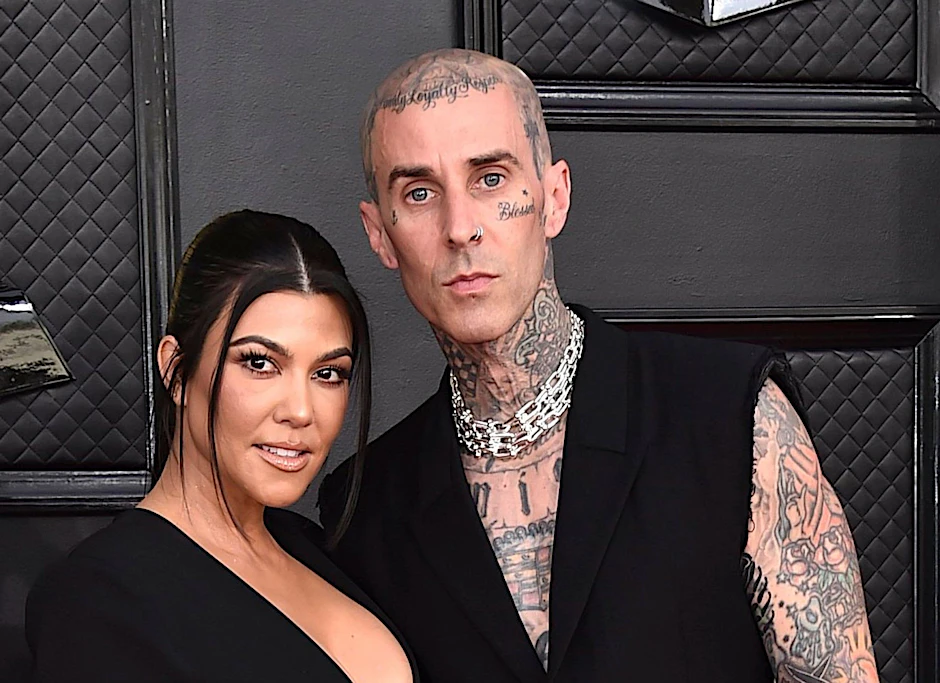 ARCHIV - Erwarten ein gemeinsames Kind: Kourtney Kardashian und Travis Barker.  