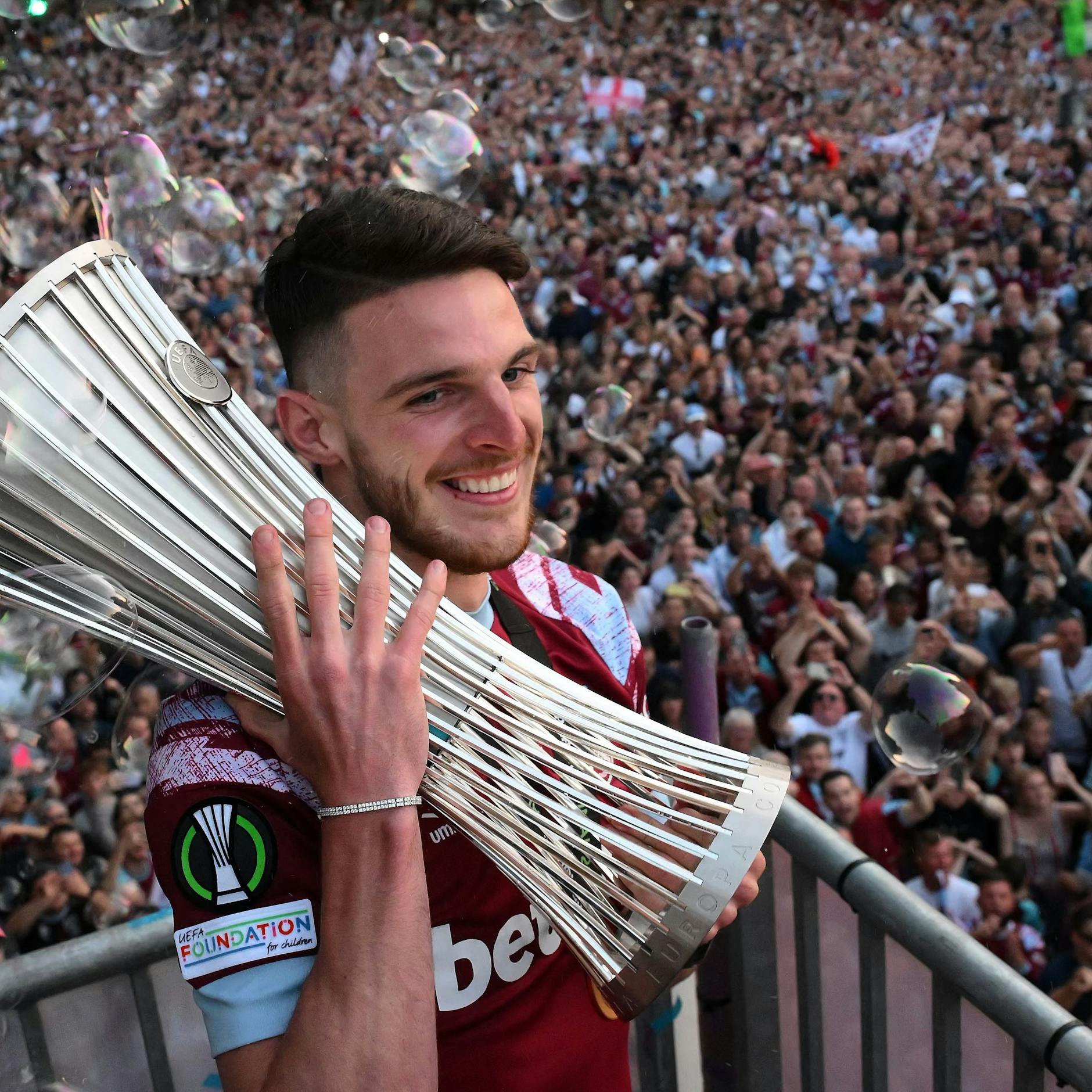 Arsenal bietet 116 Millionen Euro für West Hams Declan Rice.