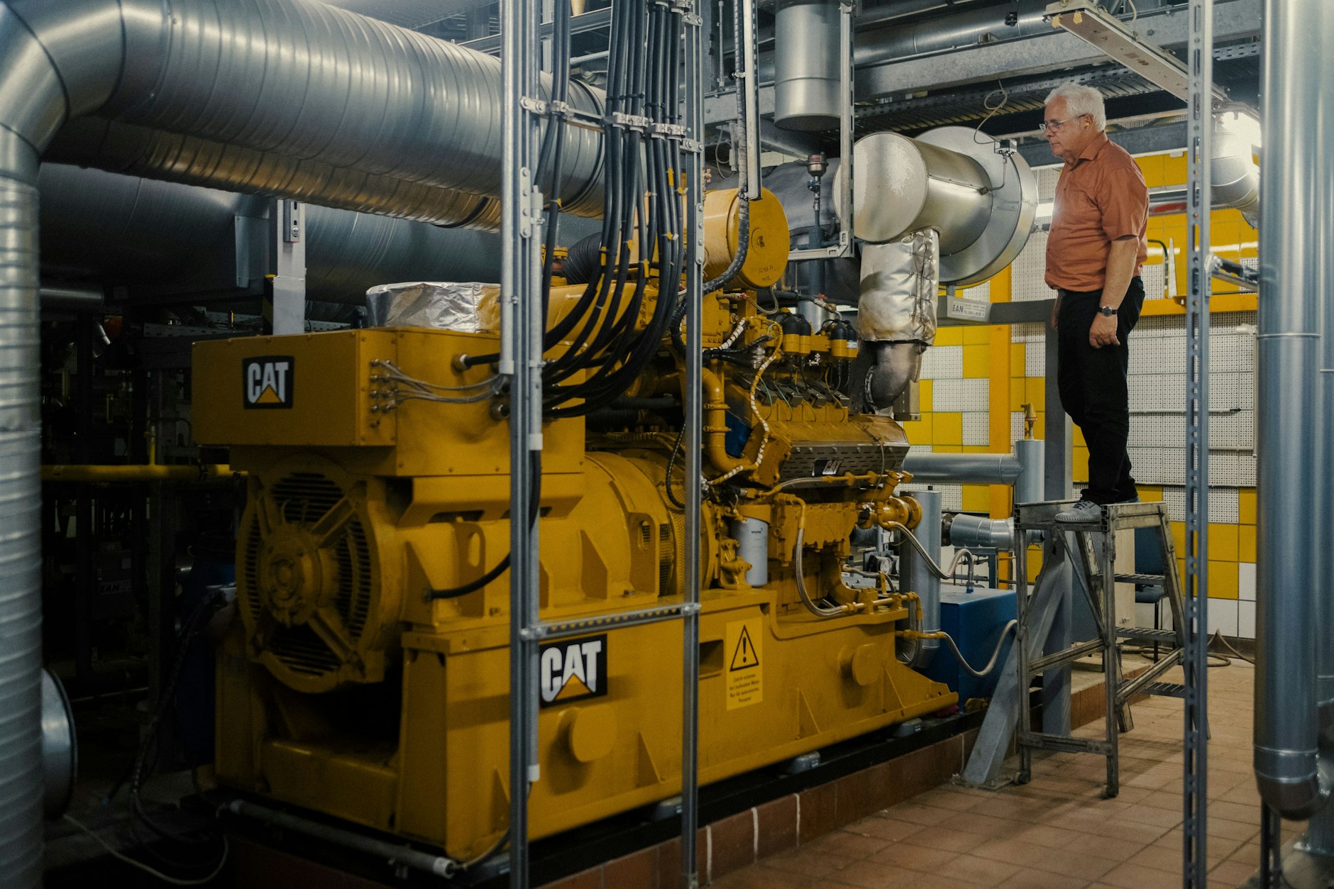 Michael Weidt (Head of Service Center Construction and Energy Management) looking at the combined heat and power plant of the Martin-Luther Hospital, Berlin Wilmersdorf - 21.07.2023


Michael Weidt (Bereichsleiter Service Center Bau- und Energiemanagment) looking at the Blockheizkraftwerk of the Martin-Luther Krankenhaus, Berlin Wilmersdorf - 21.07.2023