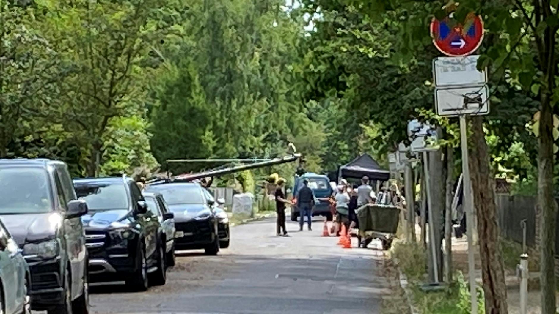 Aus der Ferne konnte man den einen oder anderen Blick auf die Dreharbeiten mit Moritz Bleibtreu erhaschen.